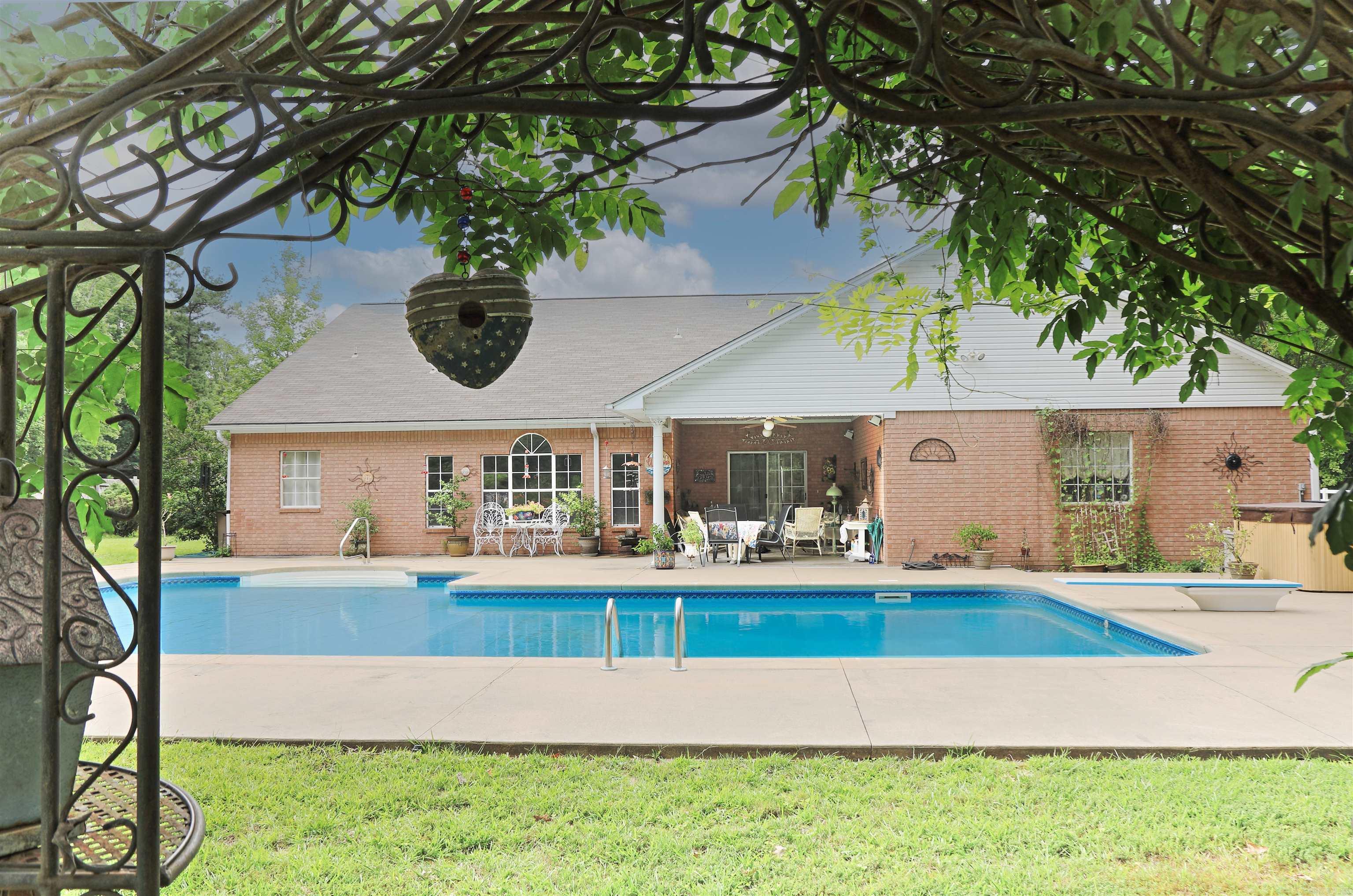 8142 SULPHUR SPRINGS  Pine Bluff, AR