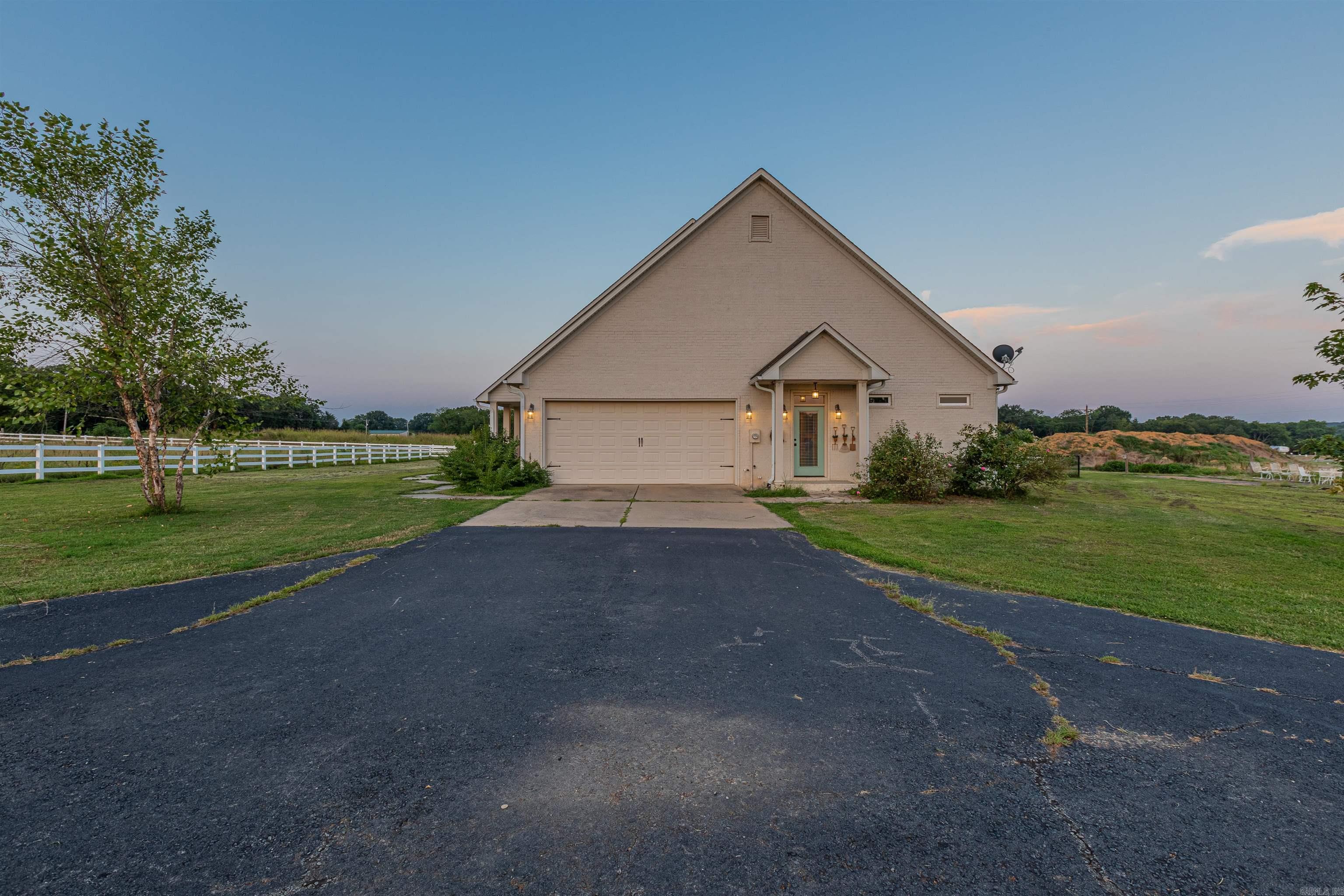 195 Green Valley Dr  Greenbrier, AR