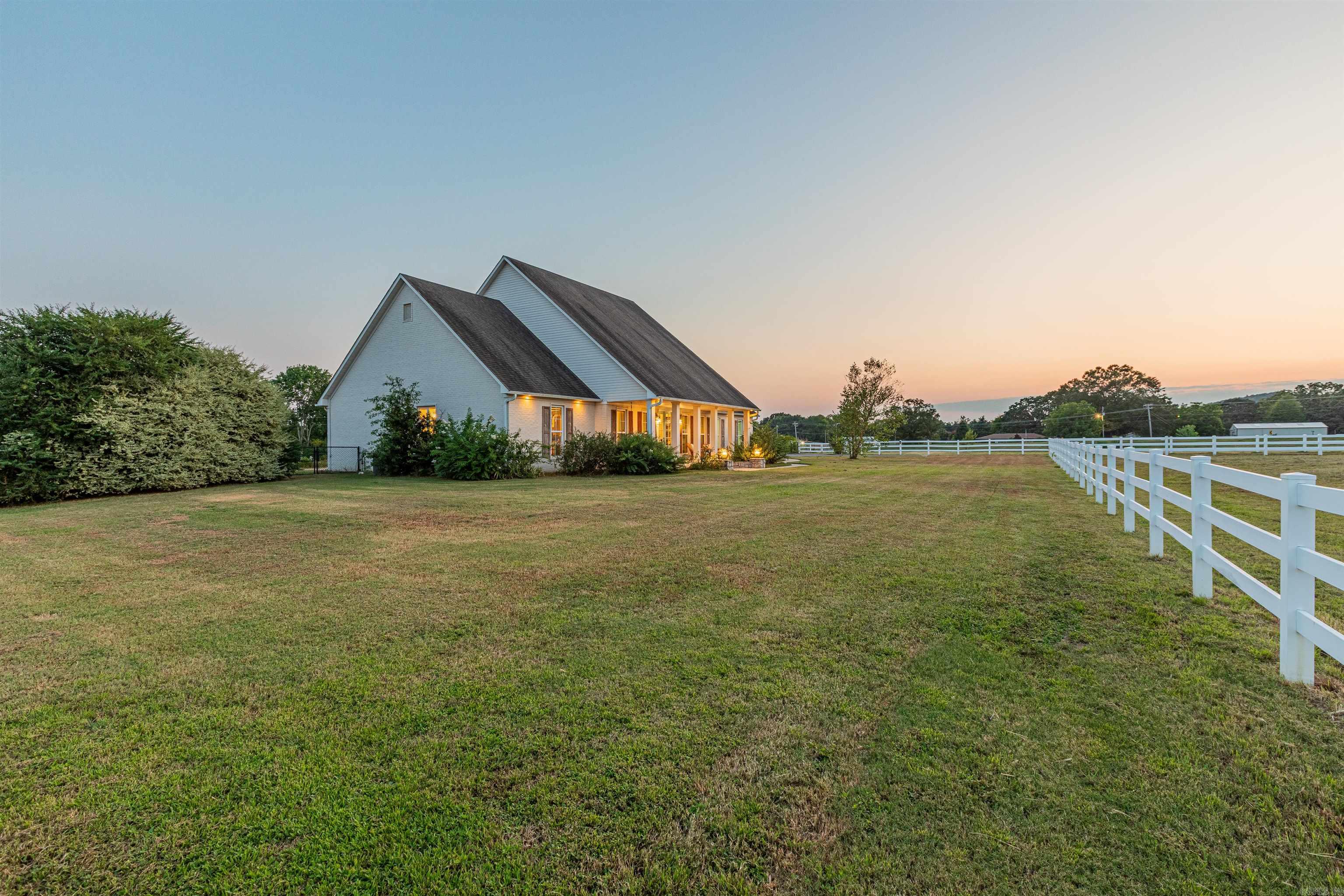 195 Green Valley Dr  Greenbrier, AR