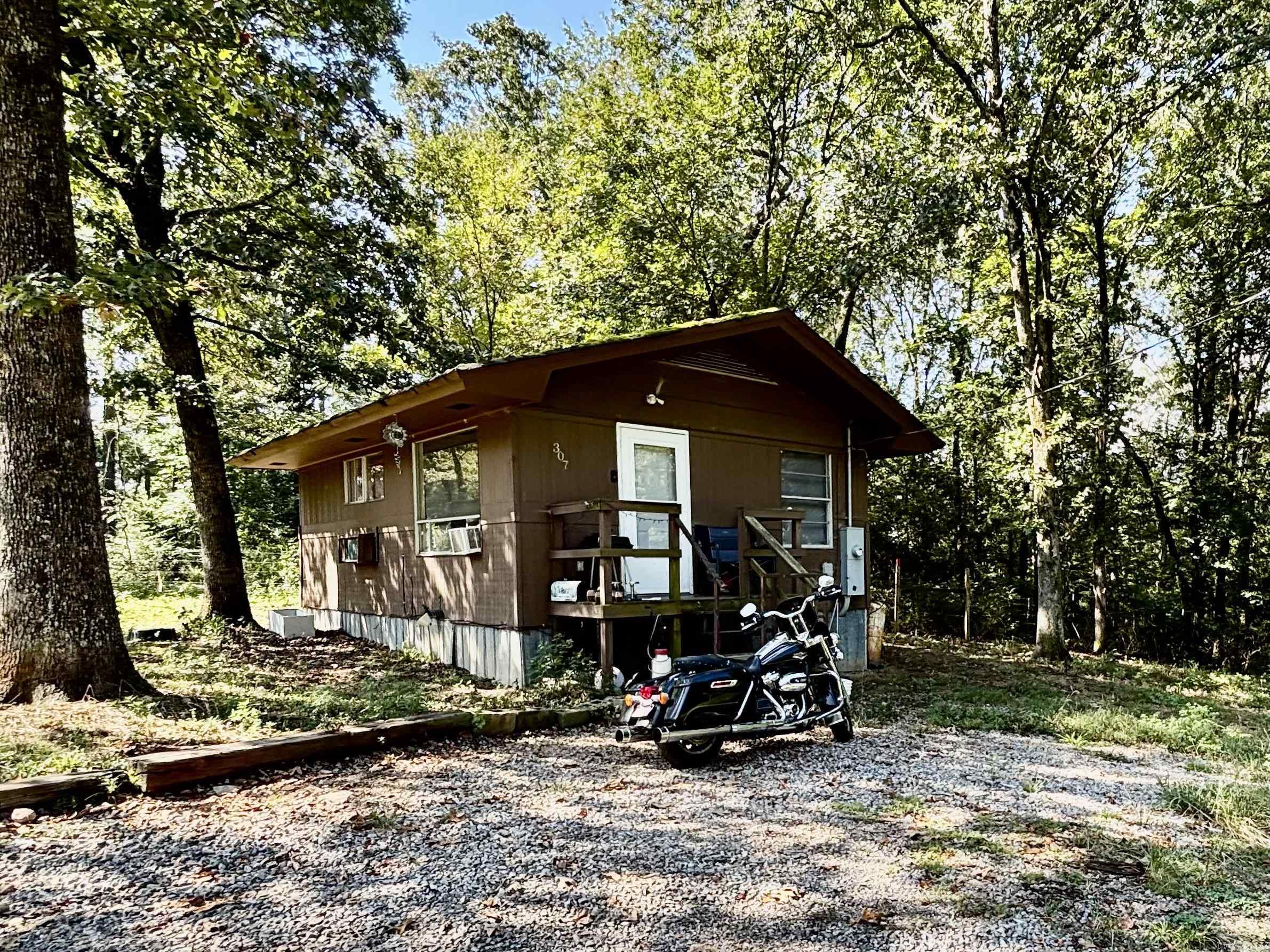 303 Tom Loyd Cuttoff  Malvern, AR