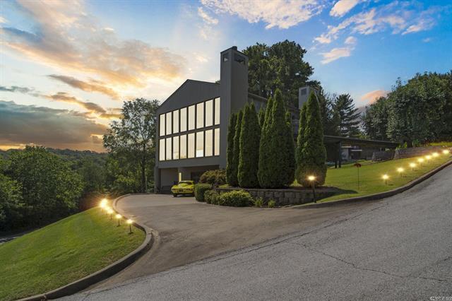 1140  E Lakefront Drive  Fayetteville, AR