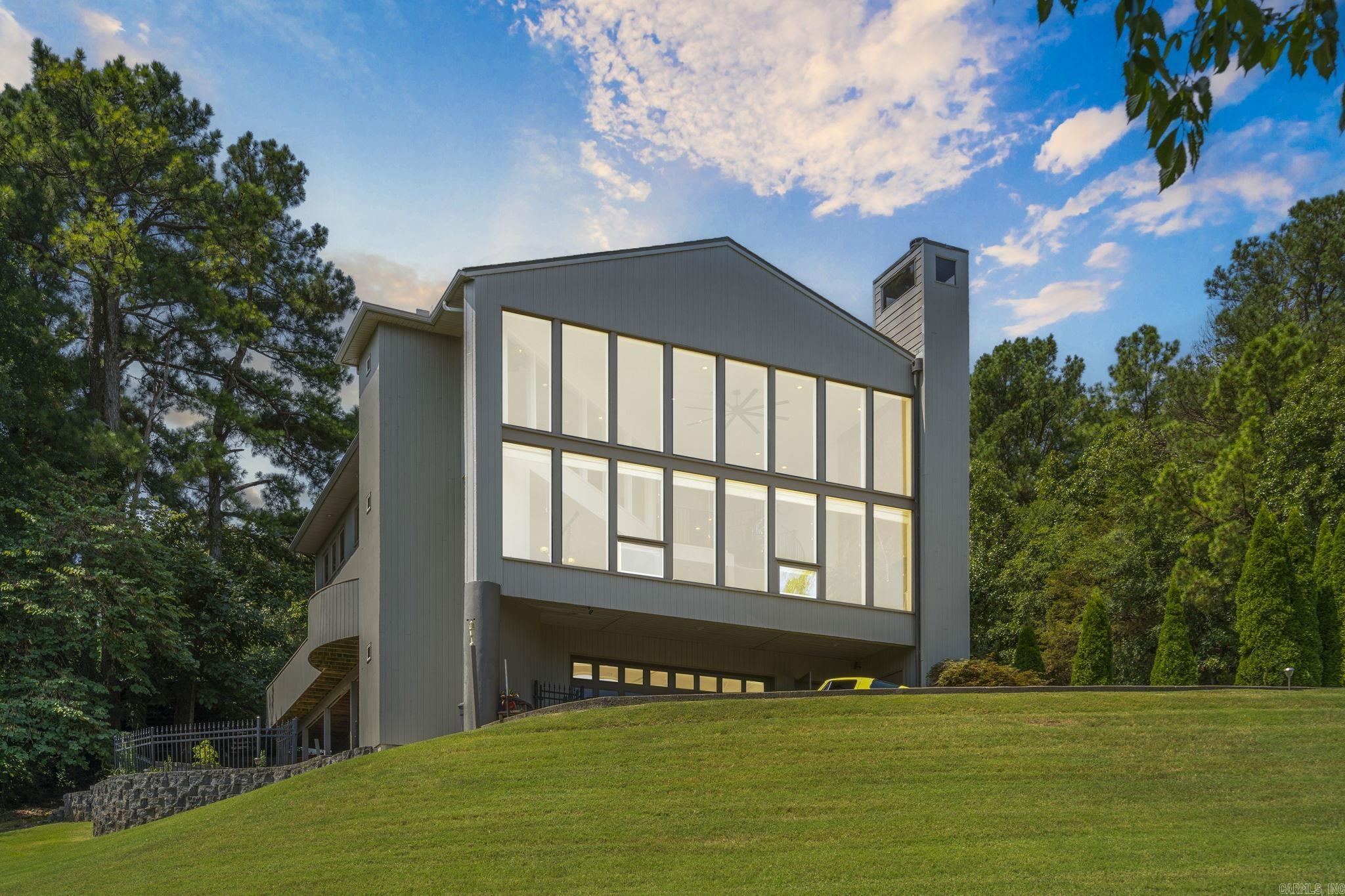 1140 E Lakefront Drive  Fayetteville, AR