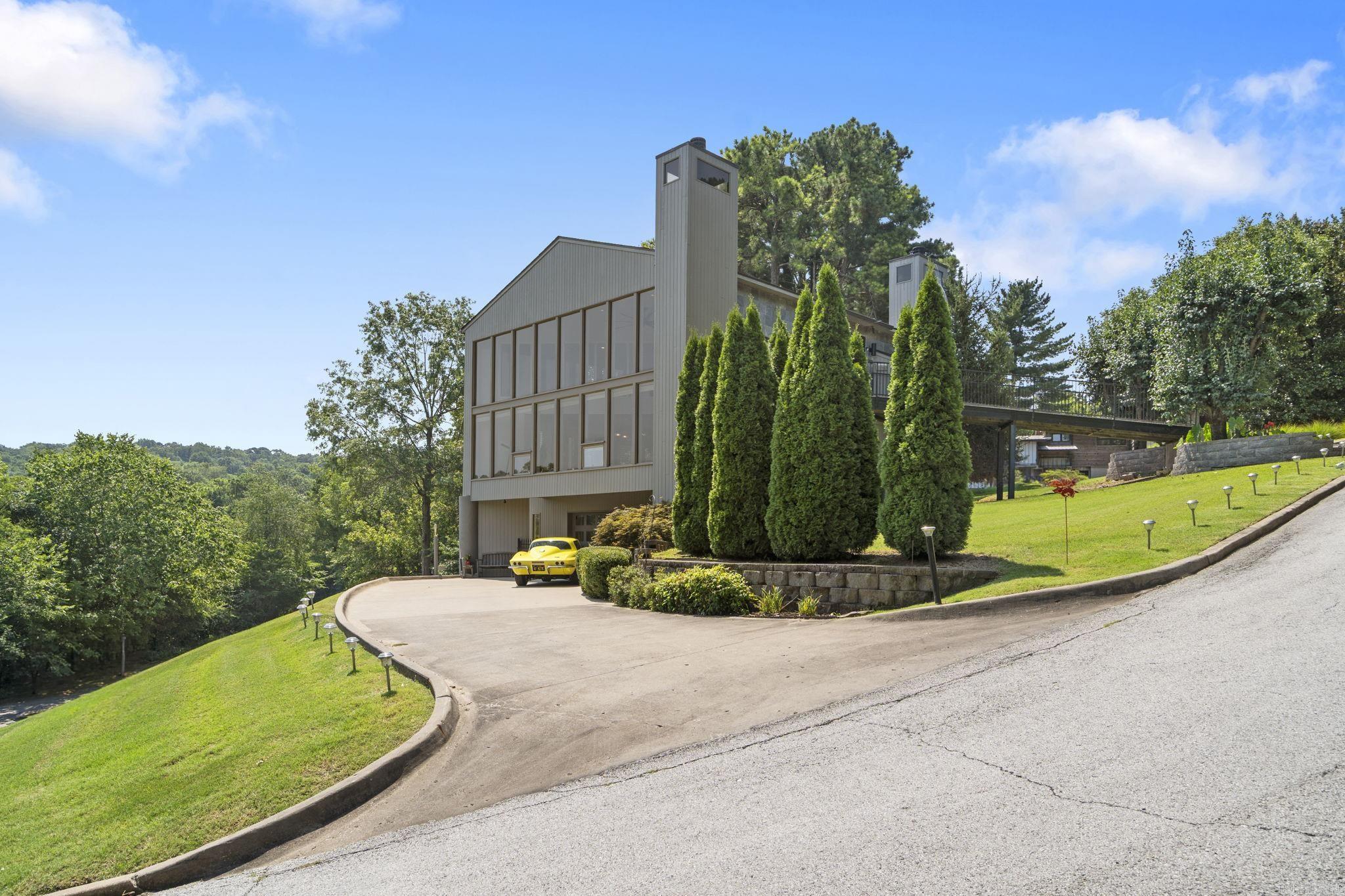 1140 E Lakefront Drive  Fayetteville, AR