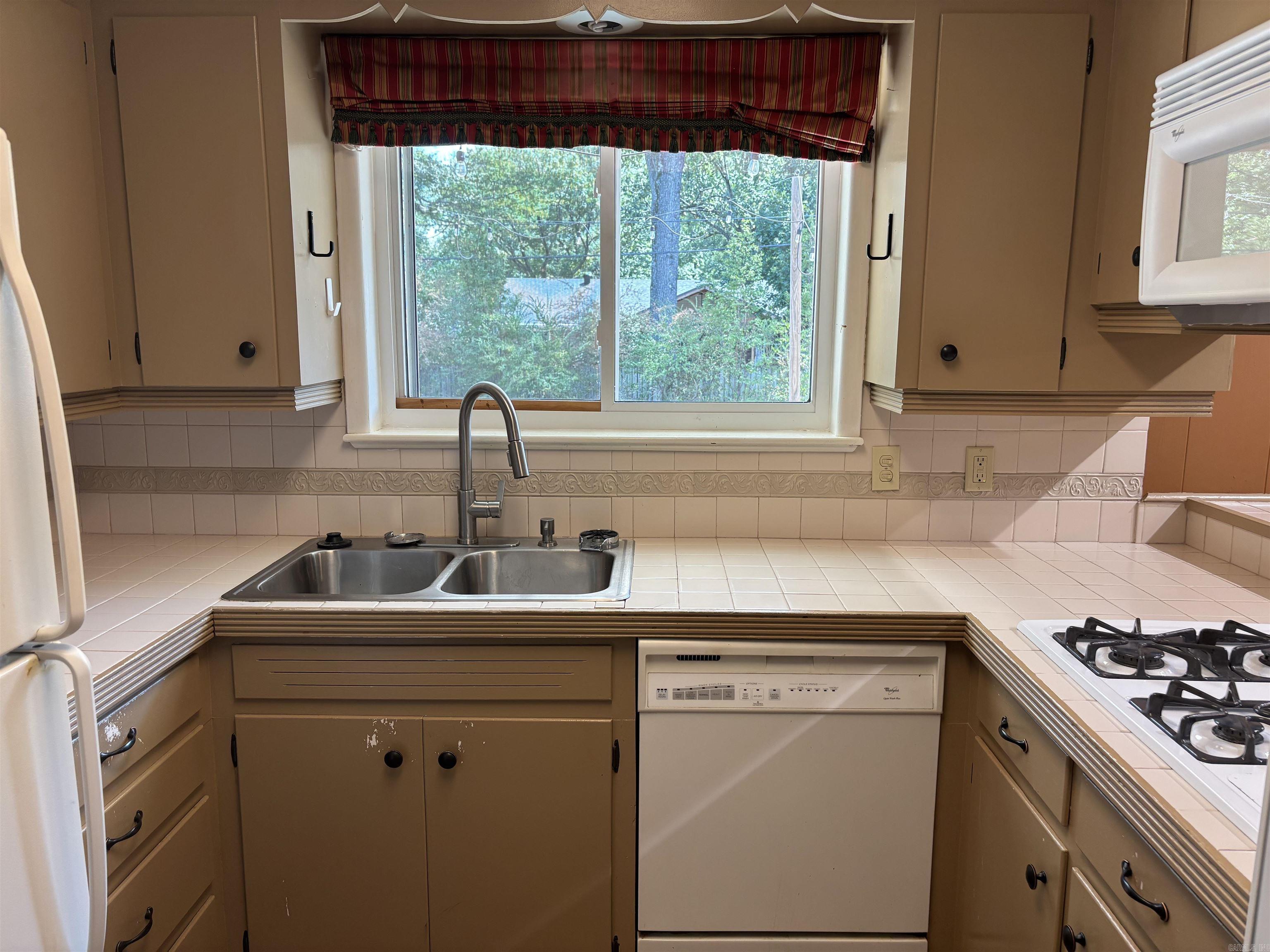 7517 Apache  Little Rock, AR