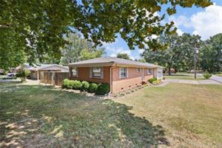 3006 W 2nd  Russellville, AR