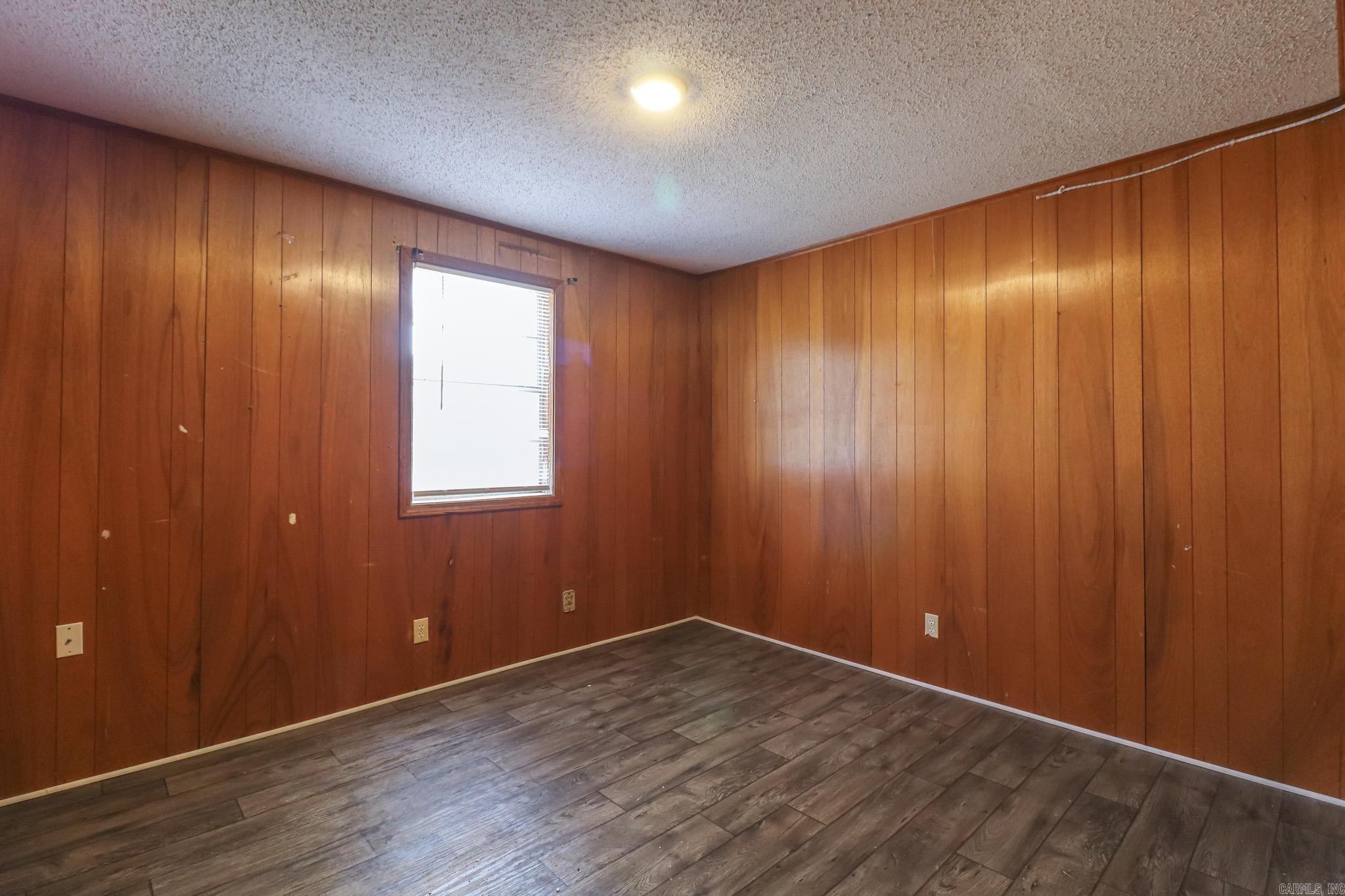 300 Patterson  Bay, AR