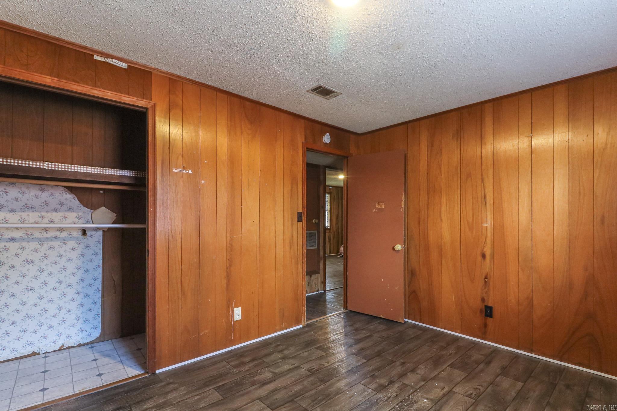 300 Patterson  Bay, AR
