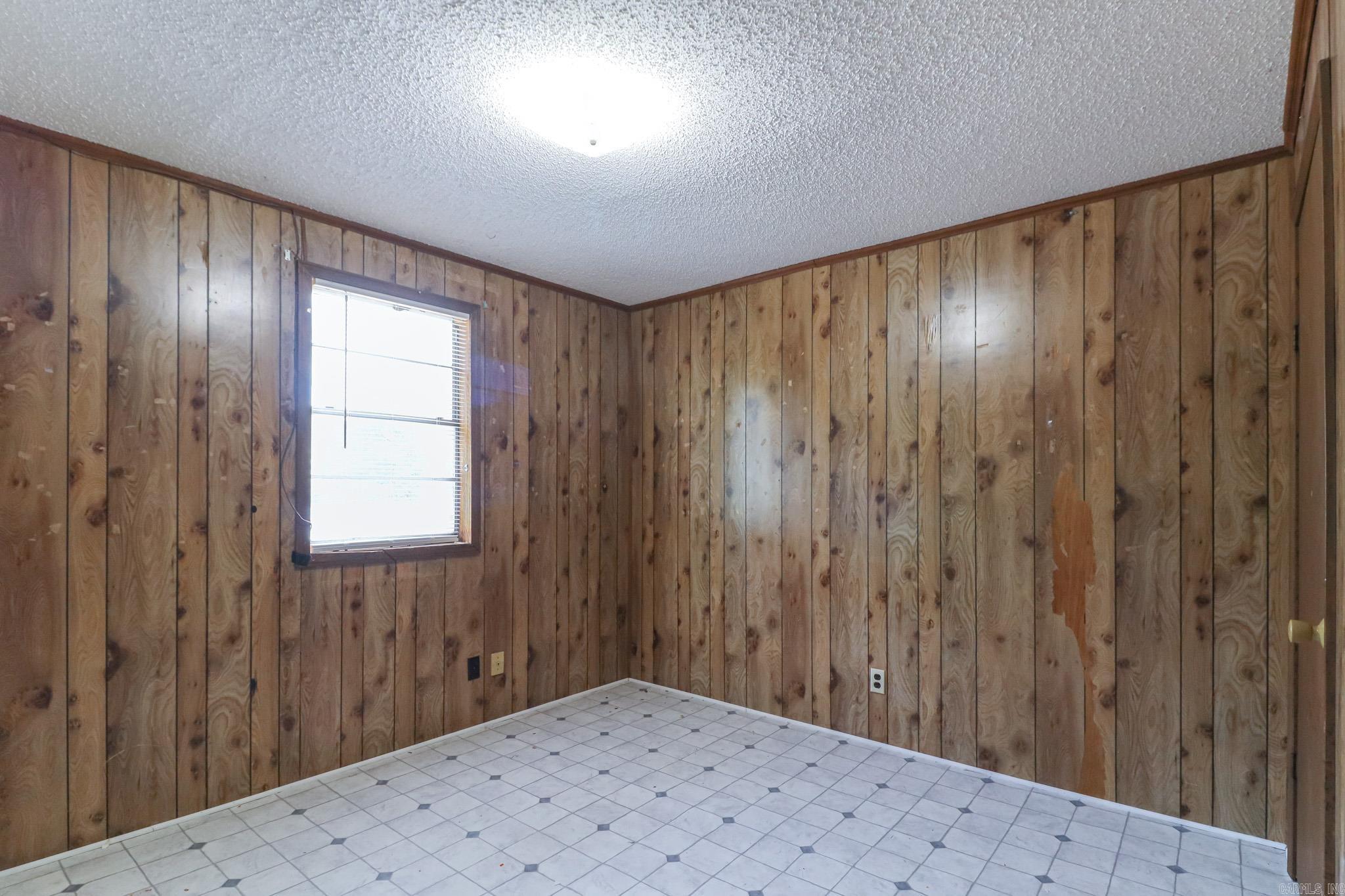 300 Patterson  Bay, AR