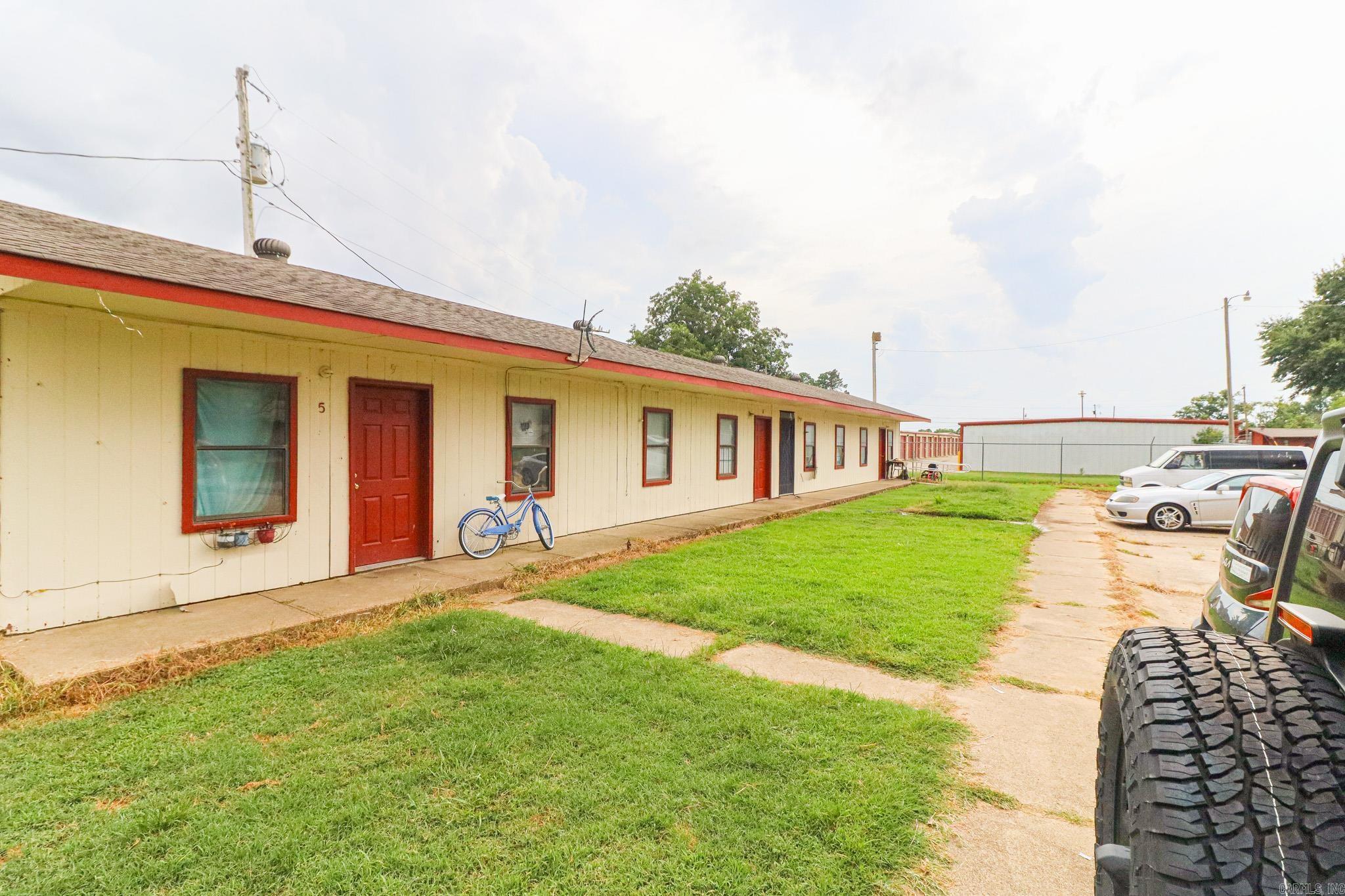 300 Patterson  Bay, AR