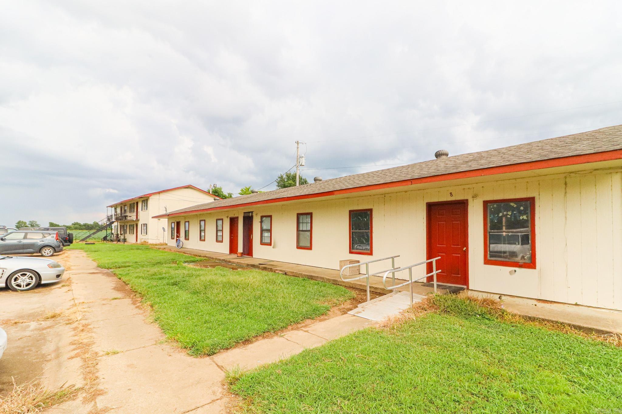 300 Patterson  Bay, AR