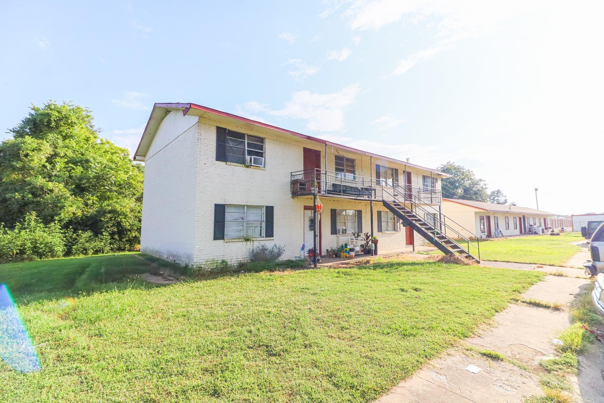 300 Patterson  Bay, AR
