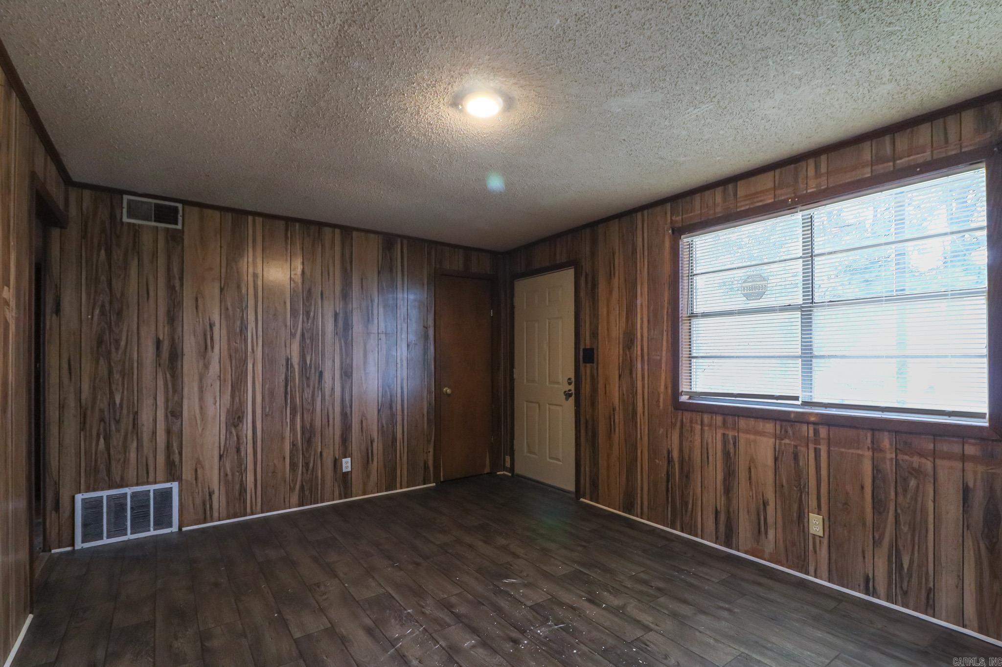 300 Patterson  Bay, AR