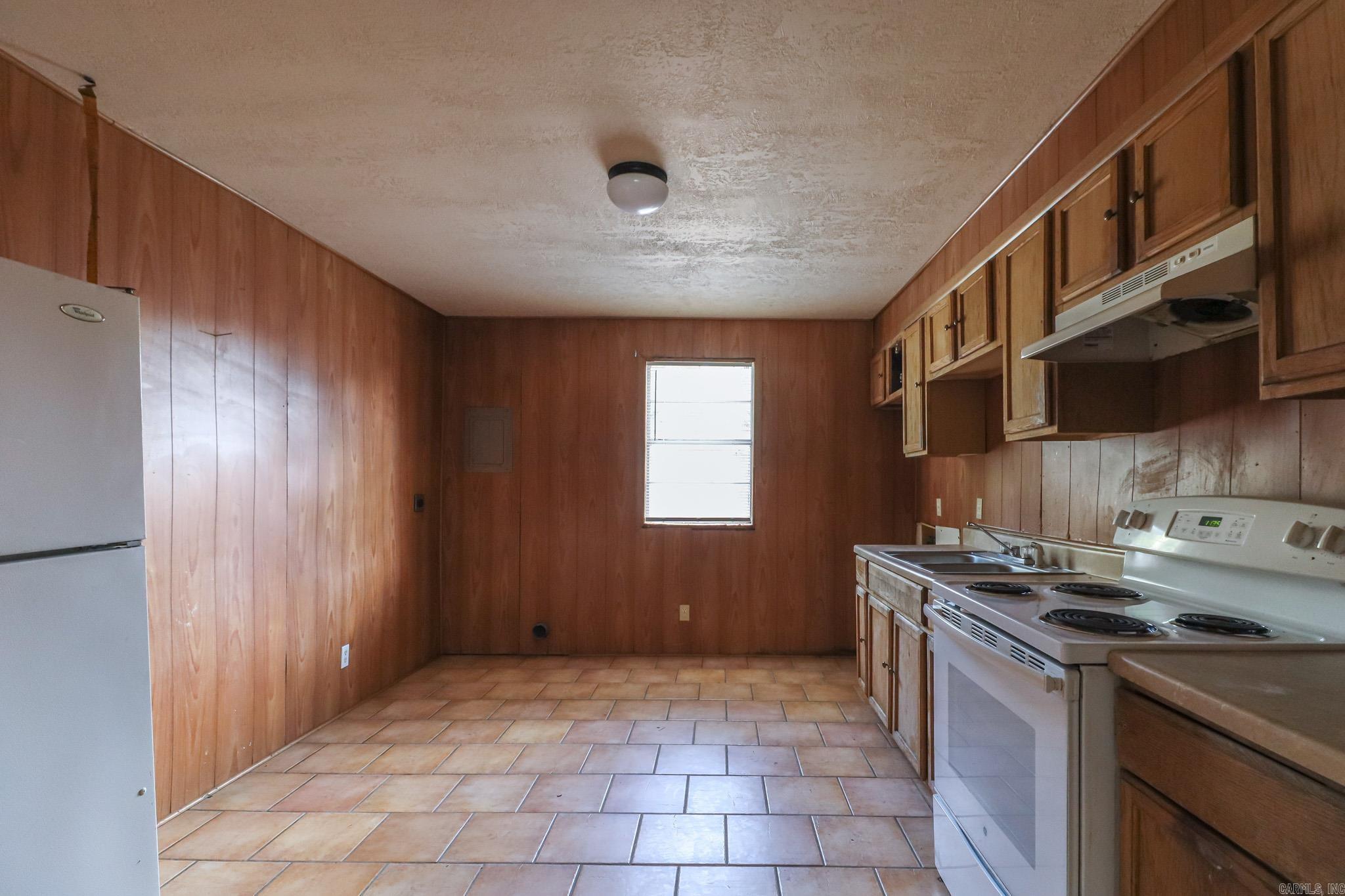 300 Patterson  Bay, AR