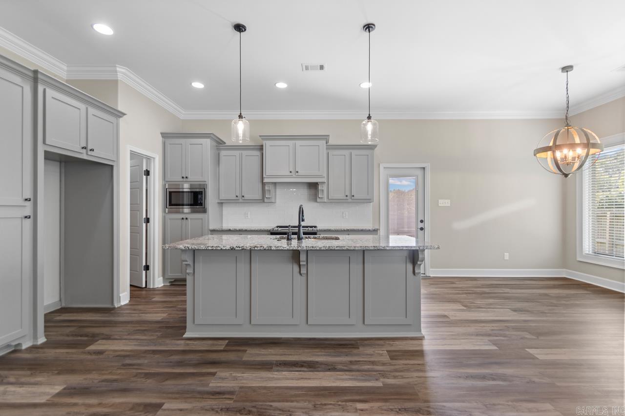 1703 VINE MAPLE  Benton, AR