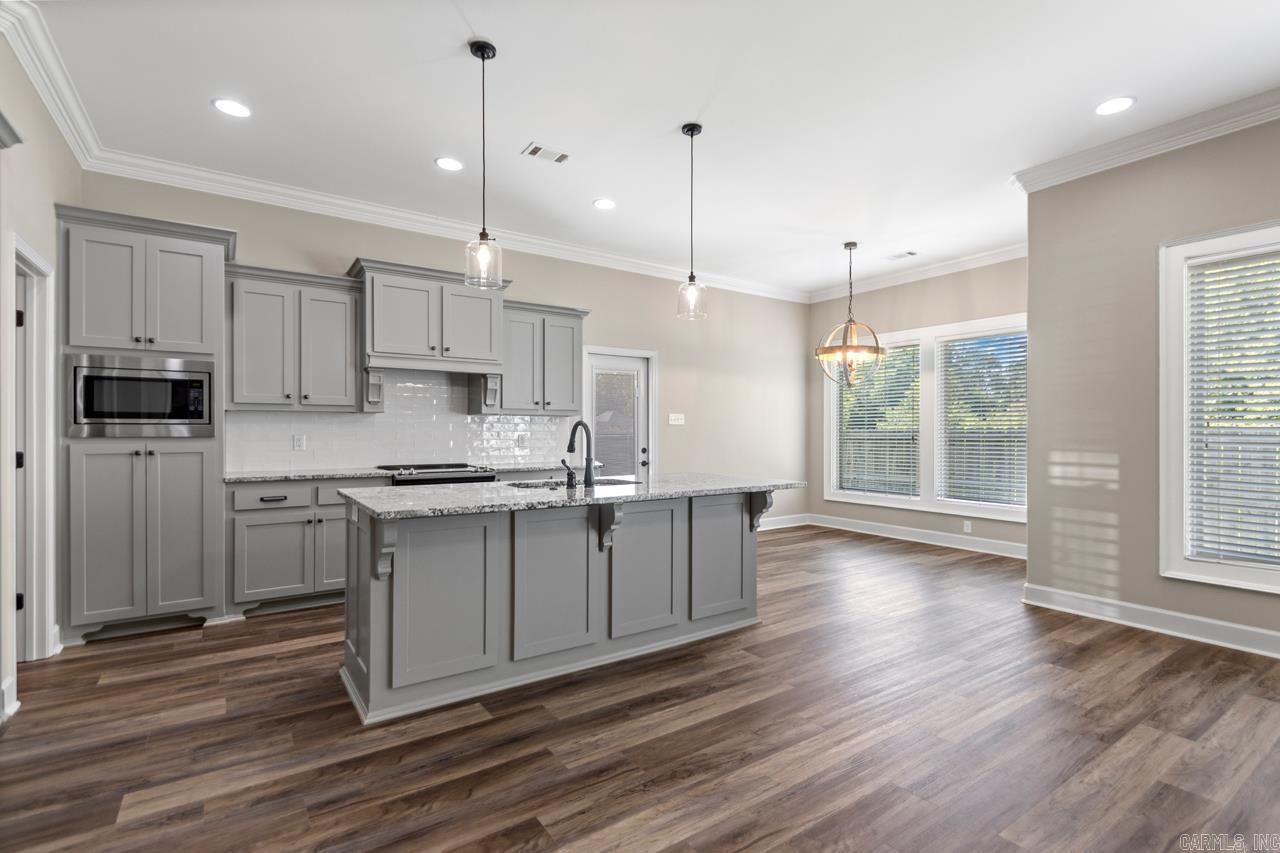 1703 VINE MAPLE  Benton, AR