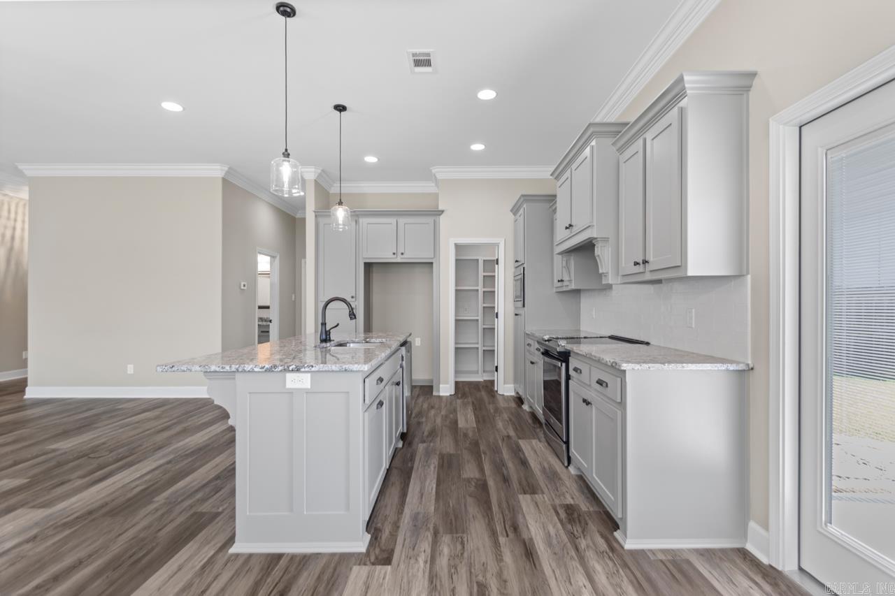 1703 VINE MAPLE Benton, AR 72019