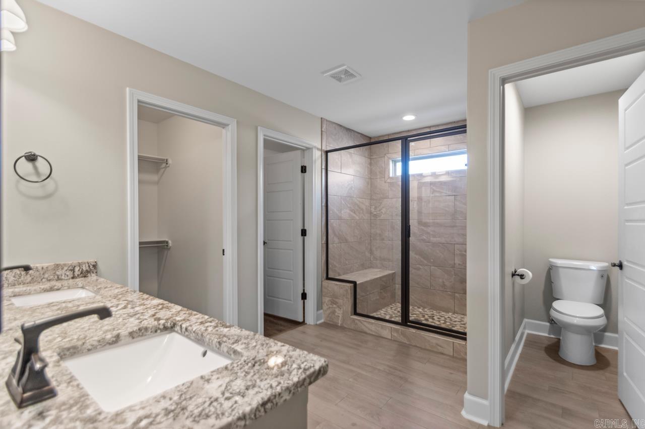 1703 VINE MAPLE Benton, AR 72019