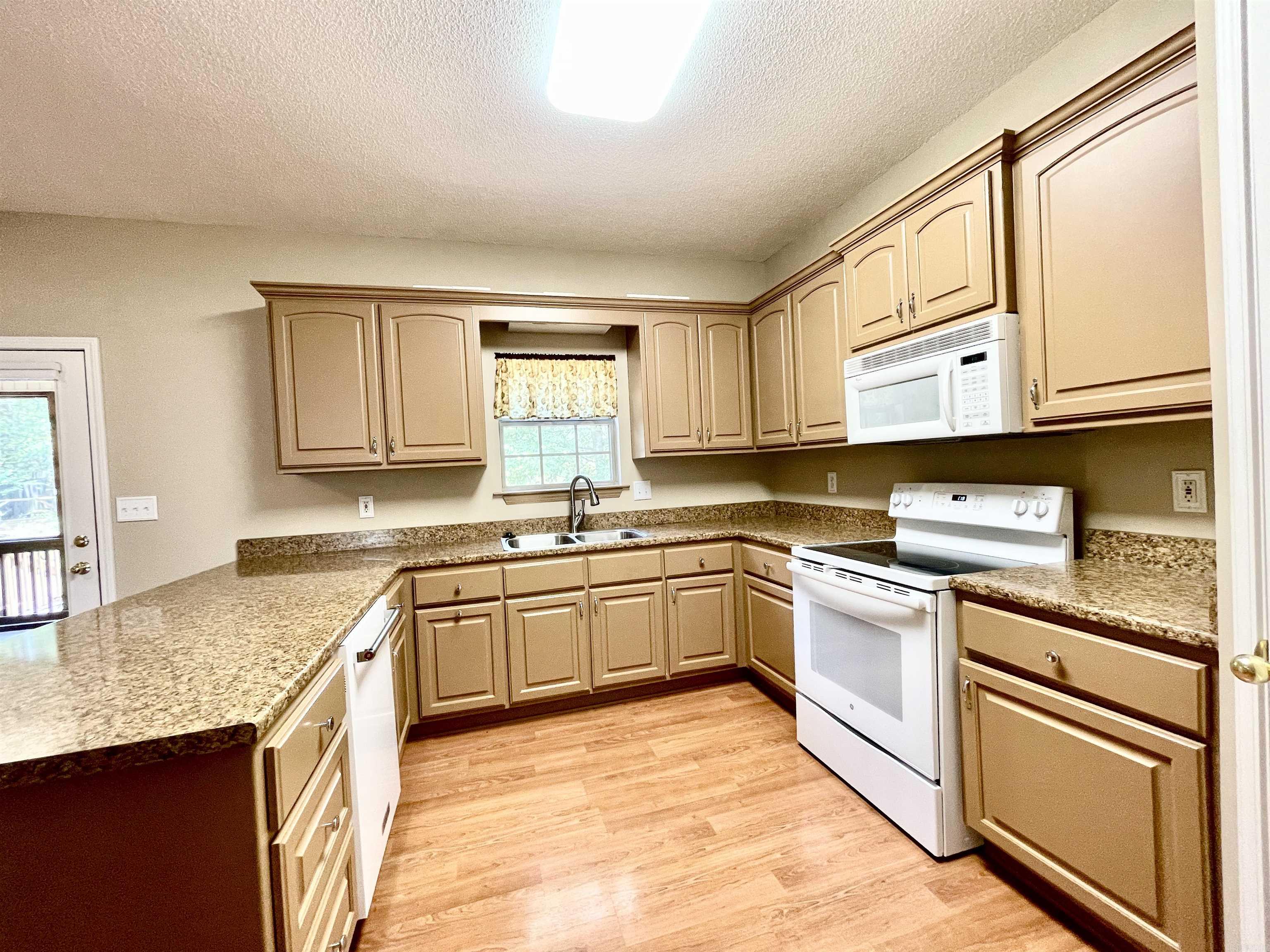 16 Winona  Maumelle, AR