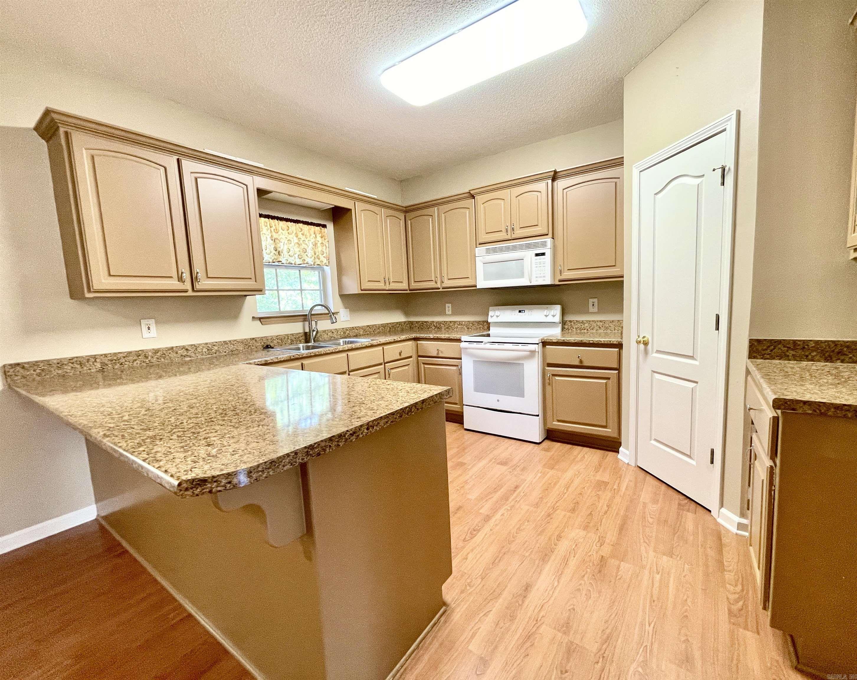 16 Winona  Maumelle, AR