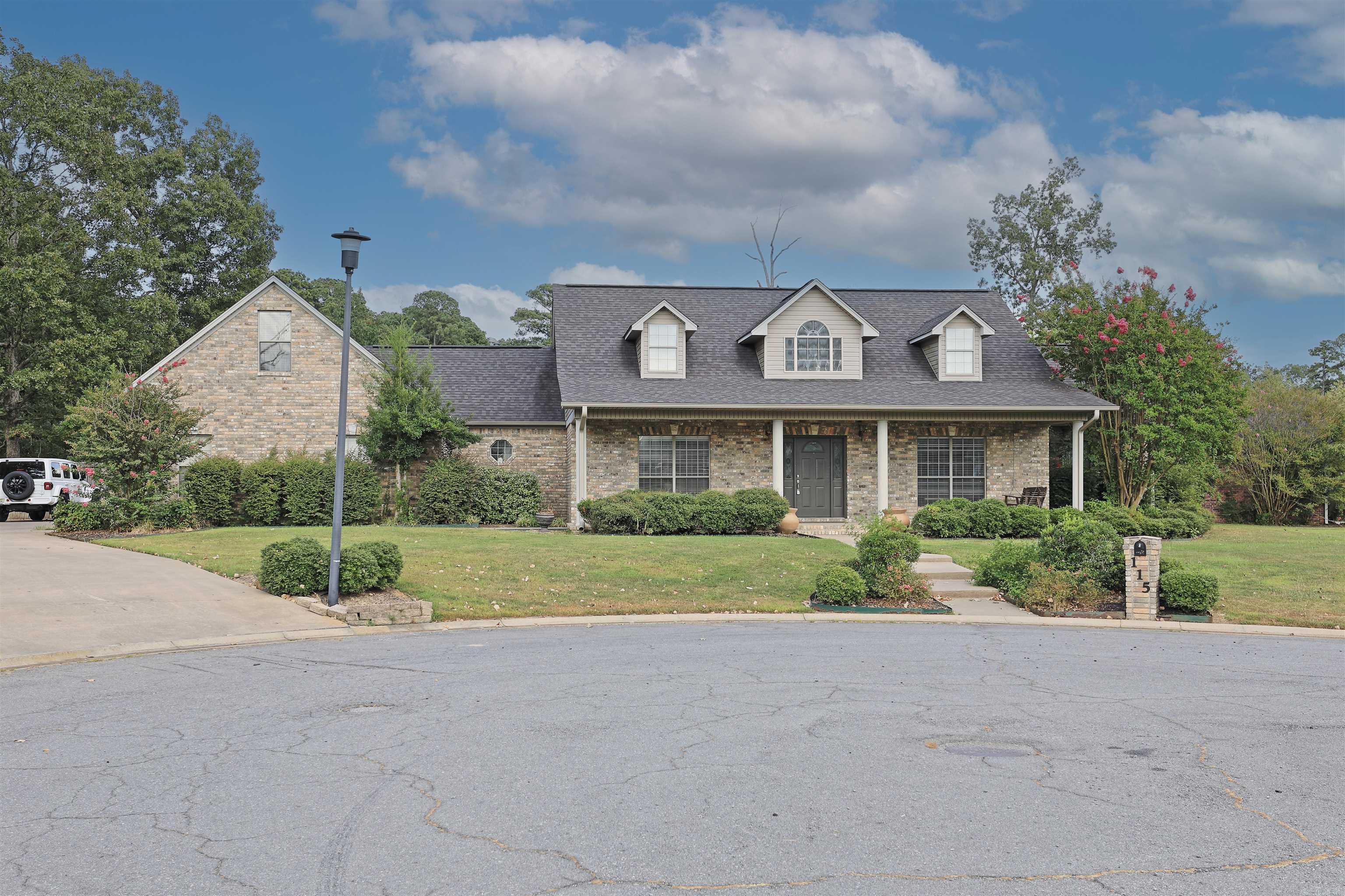 115 OVERLAND TRAIL  White Hall, AR
