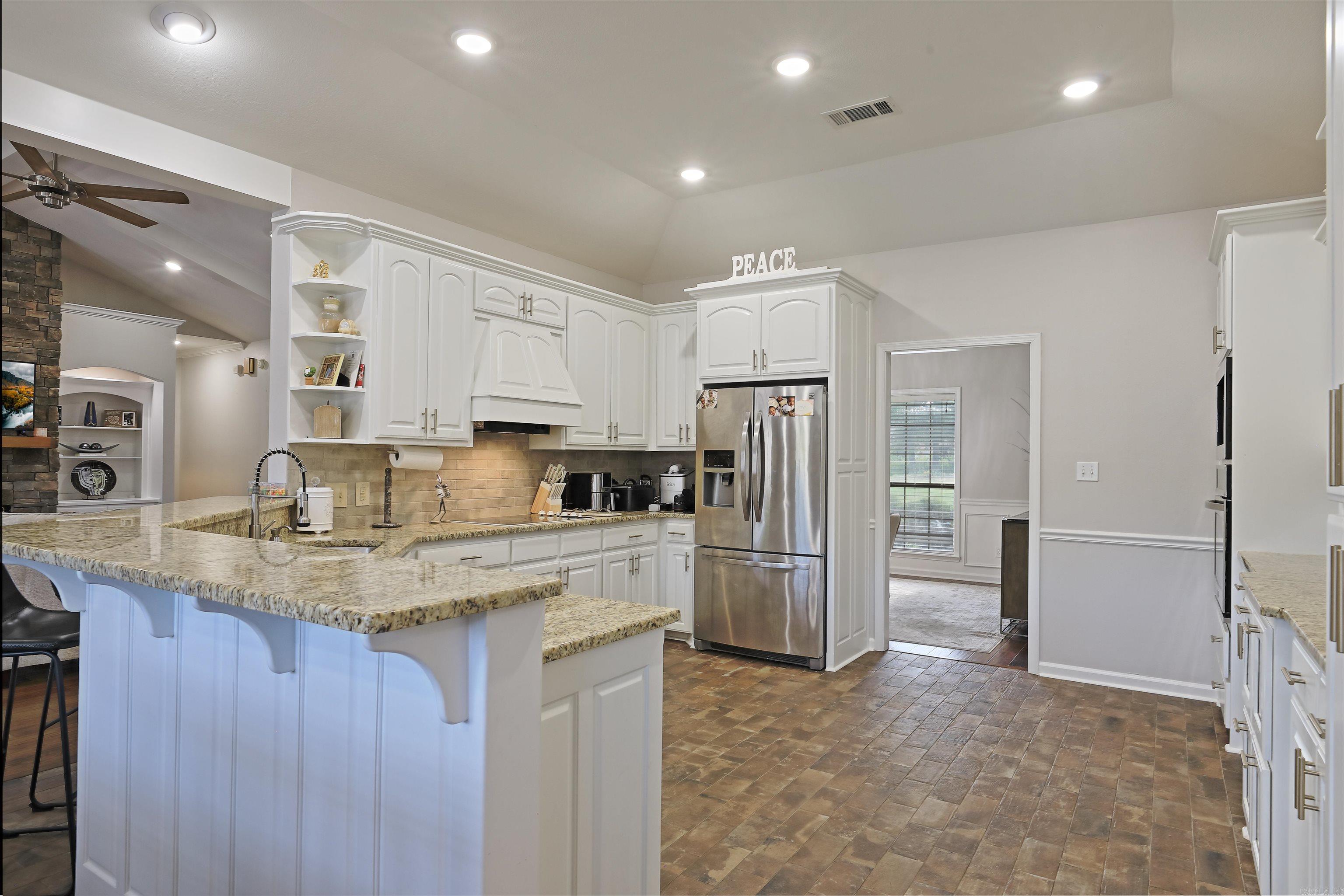 115 OVERLAND TRAIL  White Hall, AR