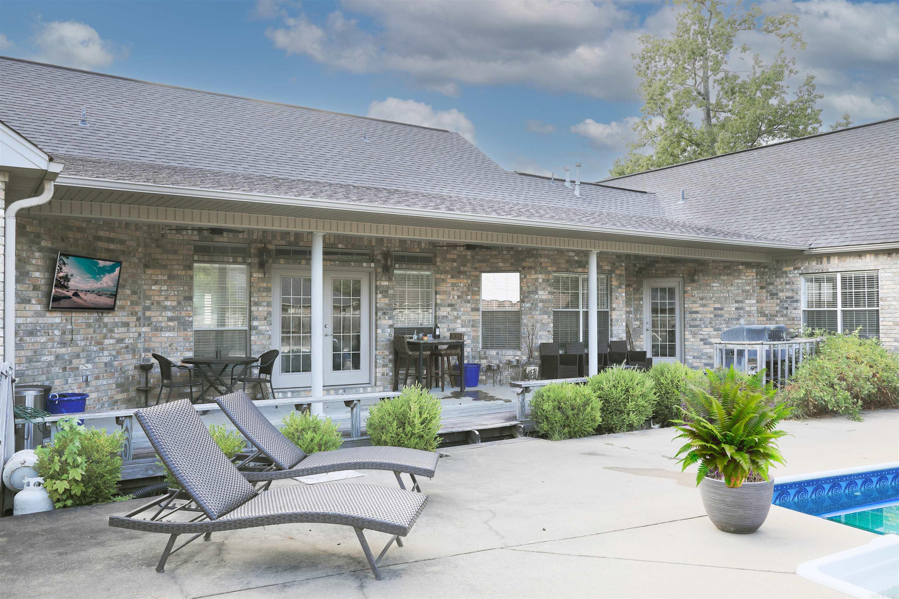 115 OVERLAND TRAIL  White Hall, AR