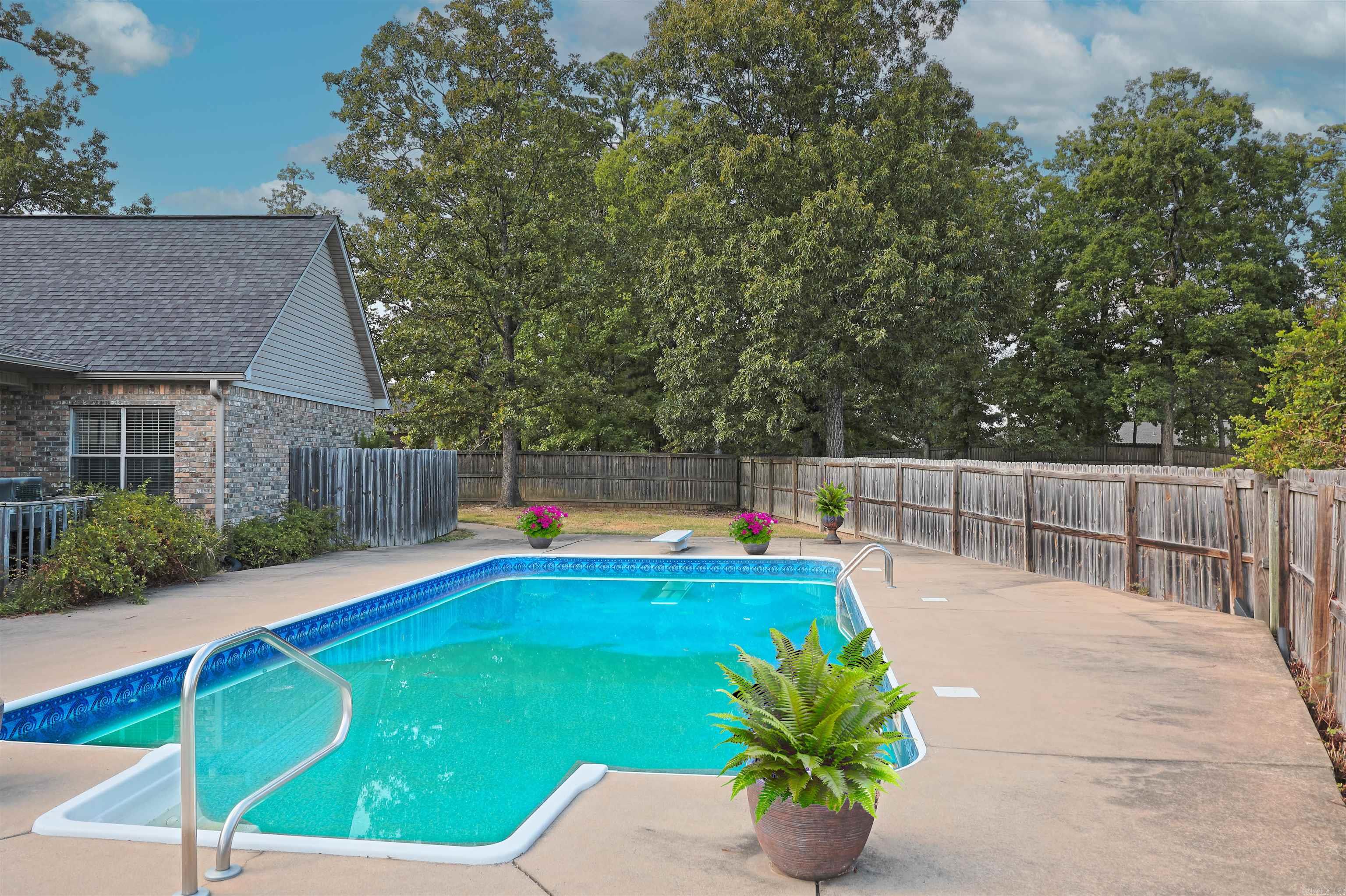 115 OVERLAND TRAIL  White Hall, AR