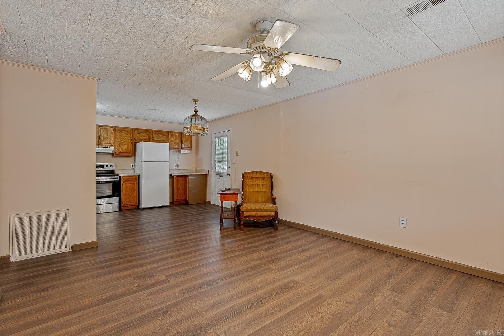 323 Perry  Gosnell, AR
