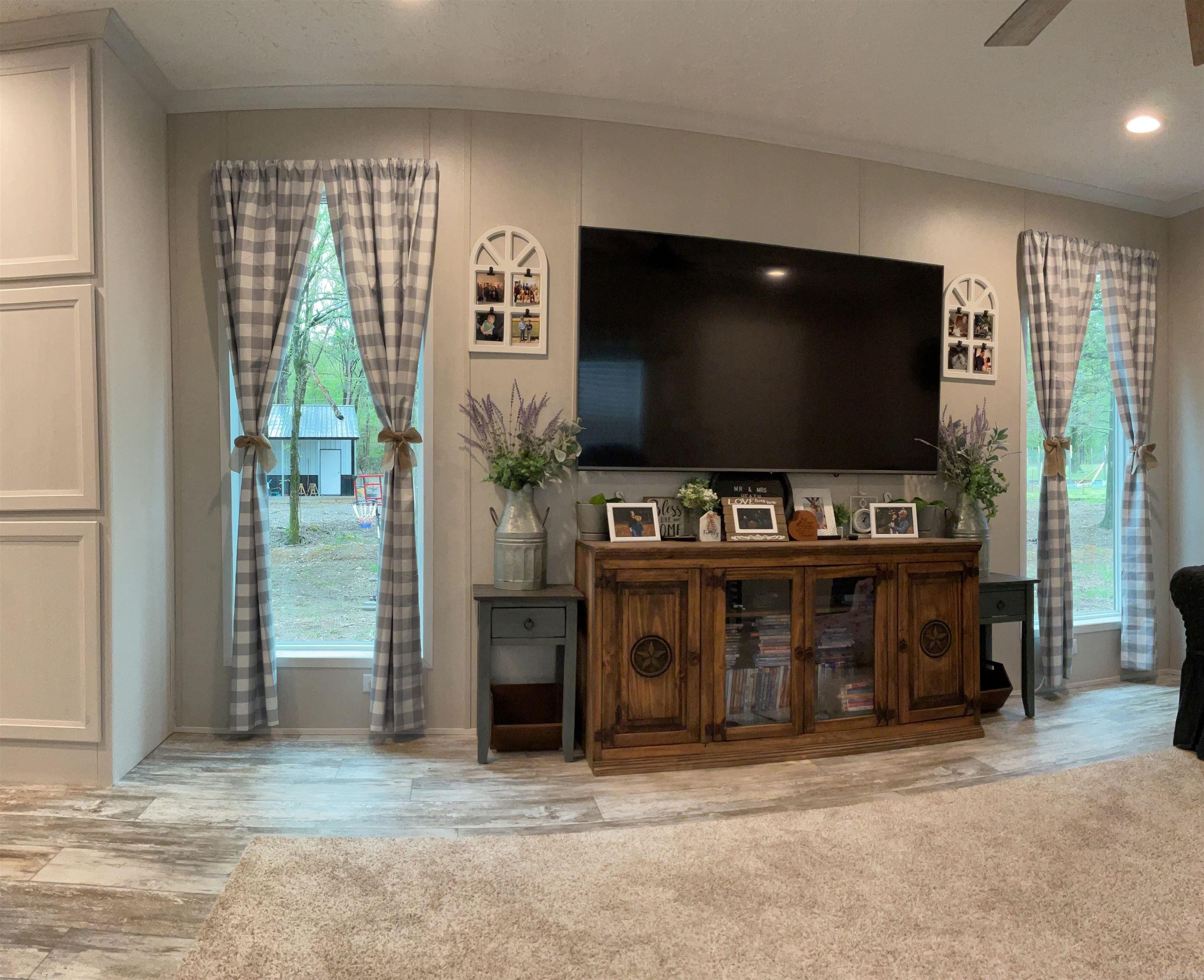 3065 Polk Road 293  Mena, AR