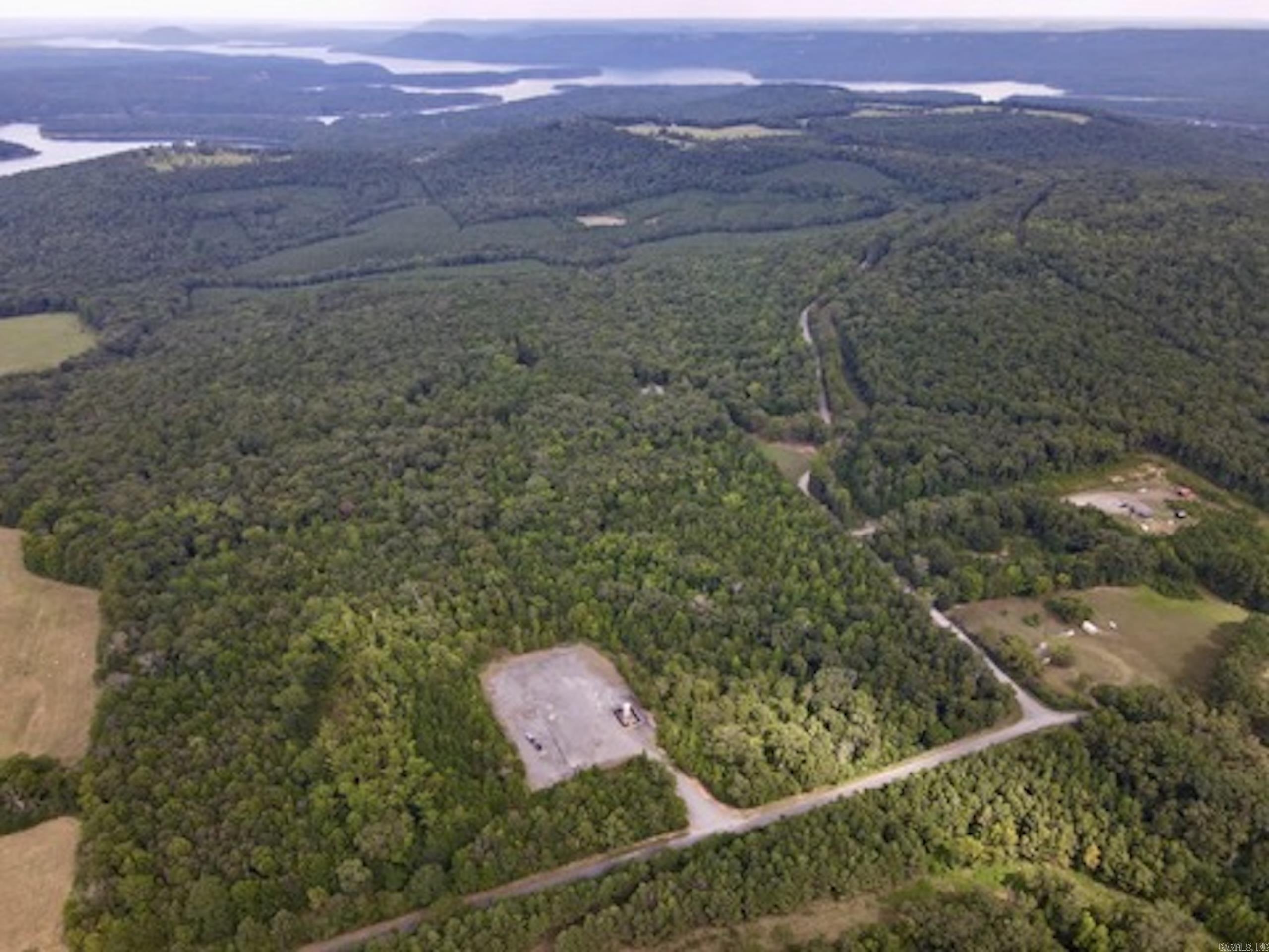 000 Barren's Loop Road,  Clinton, AR