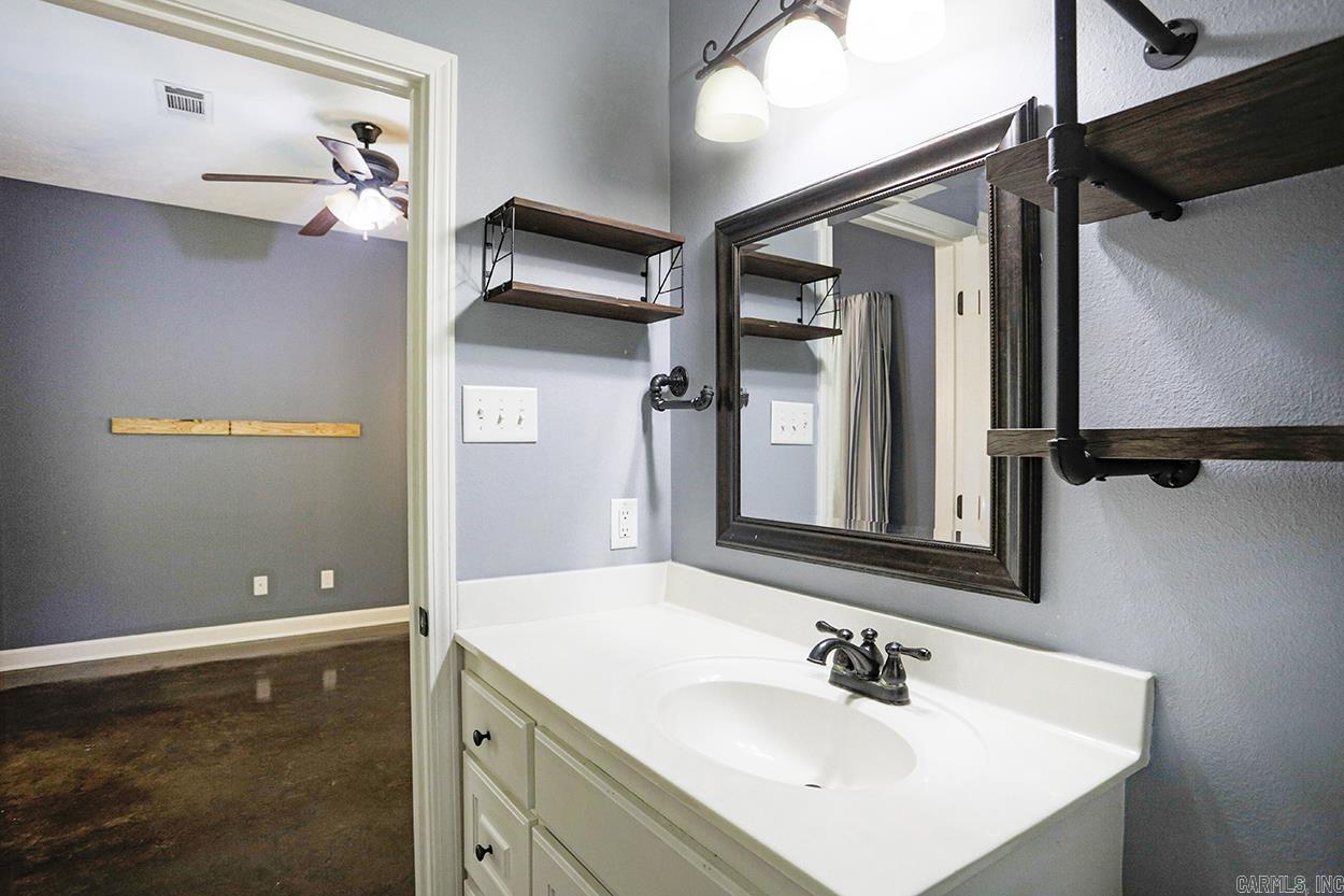 535 Davis  Conway, AR