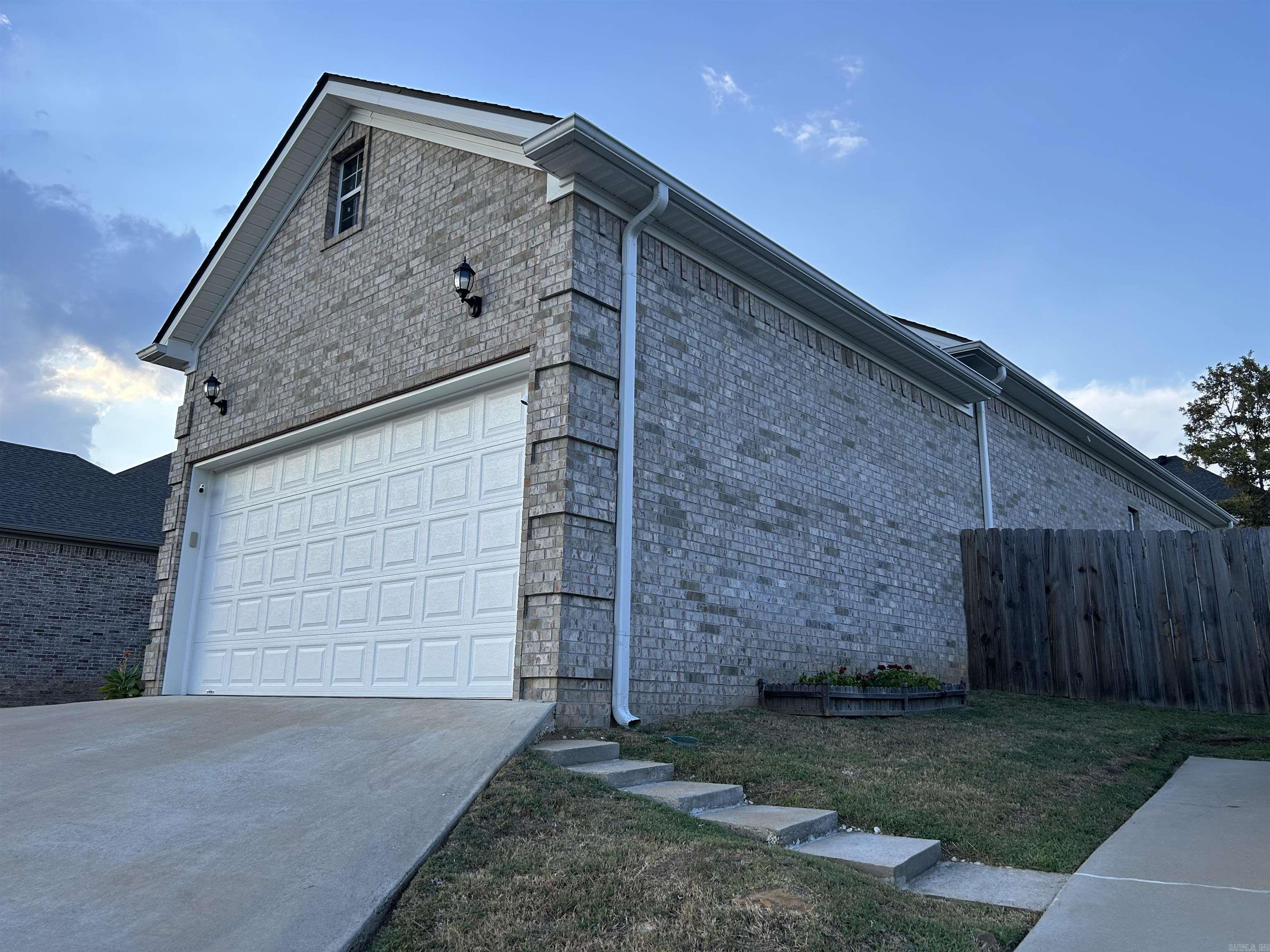 9138 Cliffside Dr  Sherwood, AR