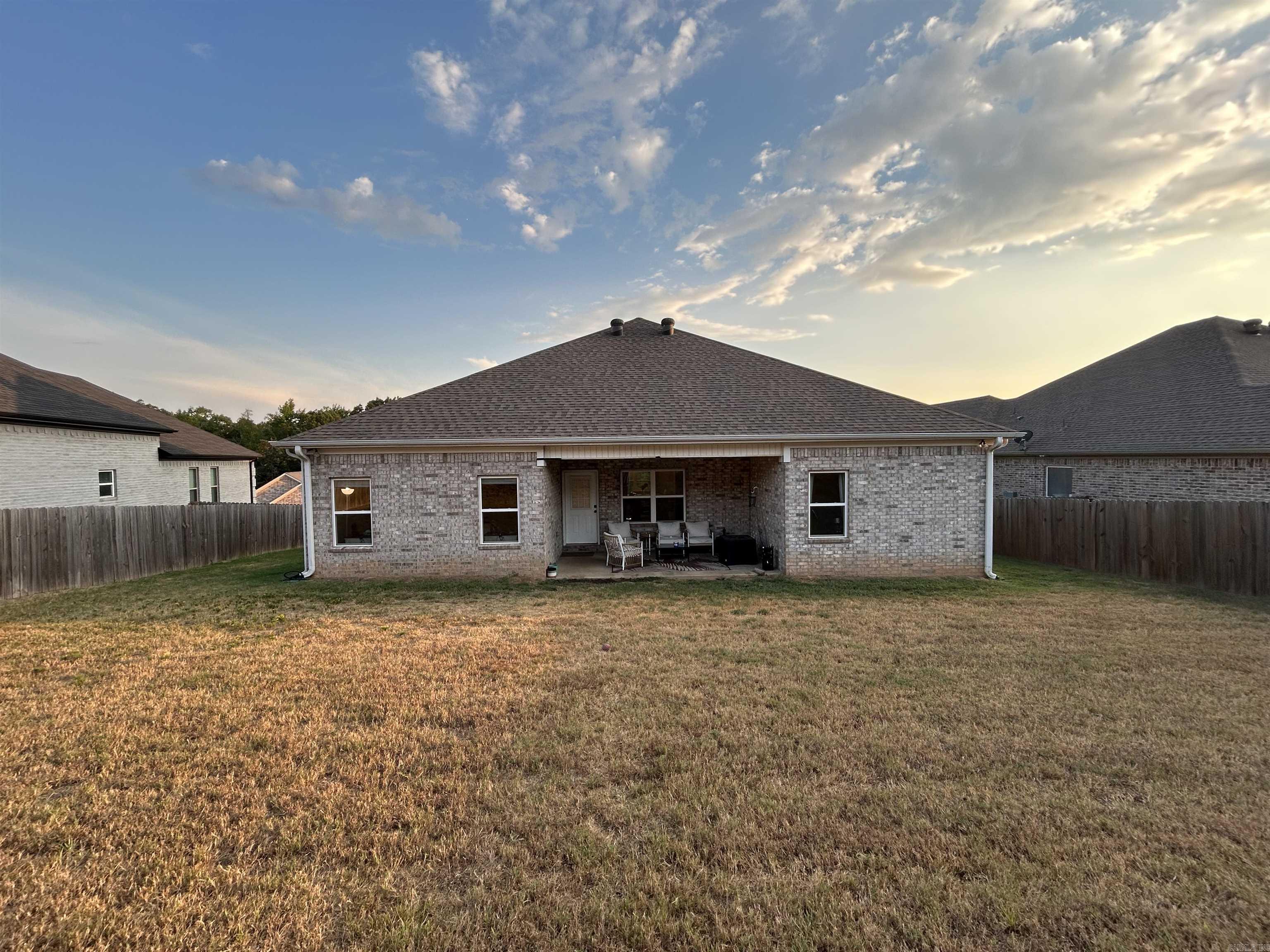 9138 Cliffside Dr  Sherwood, AR