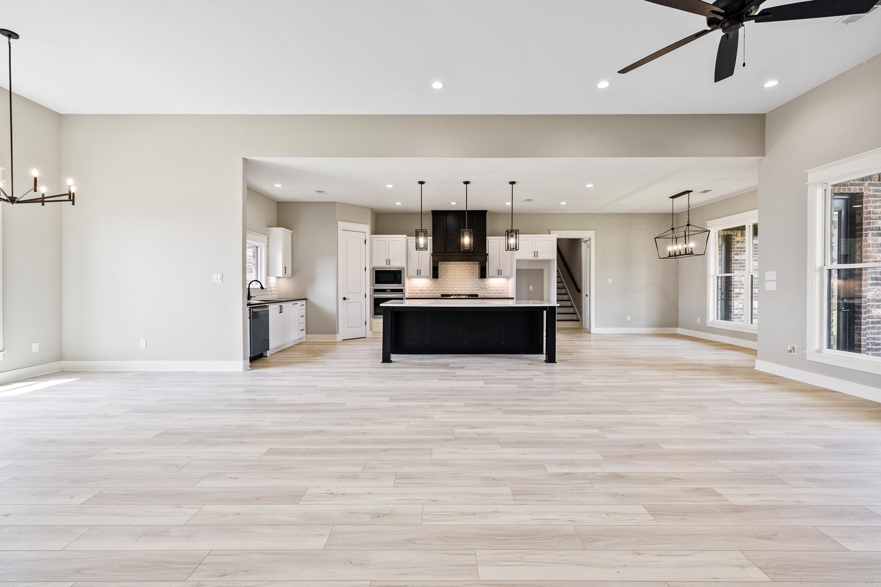 6048 Majestic Waters Drive Benton, AR 72019