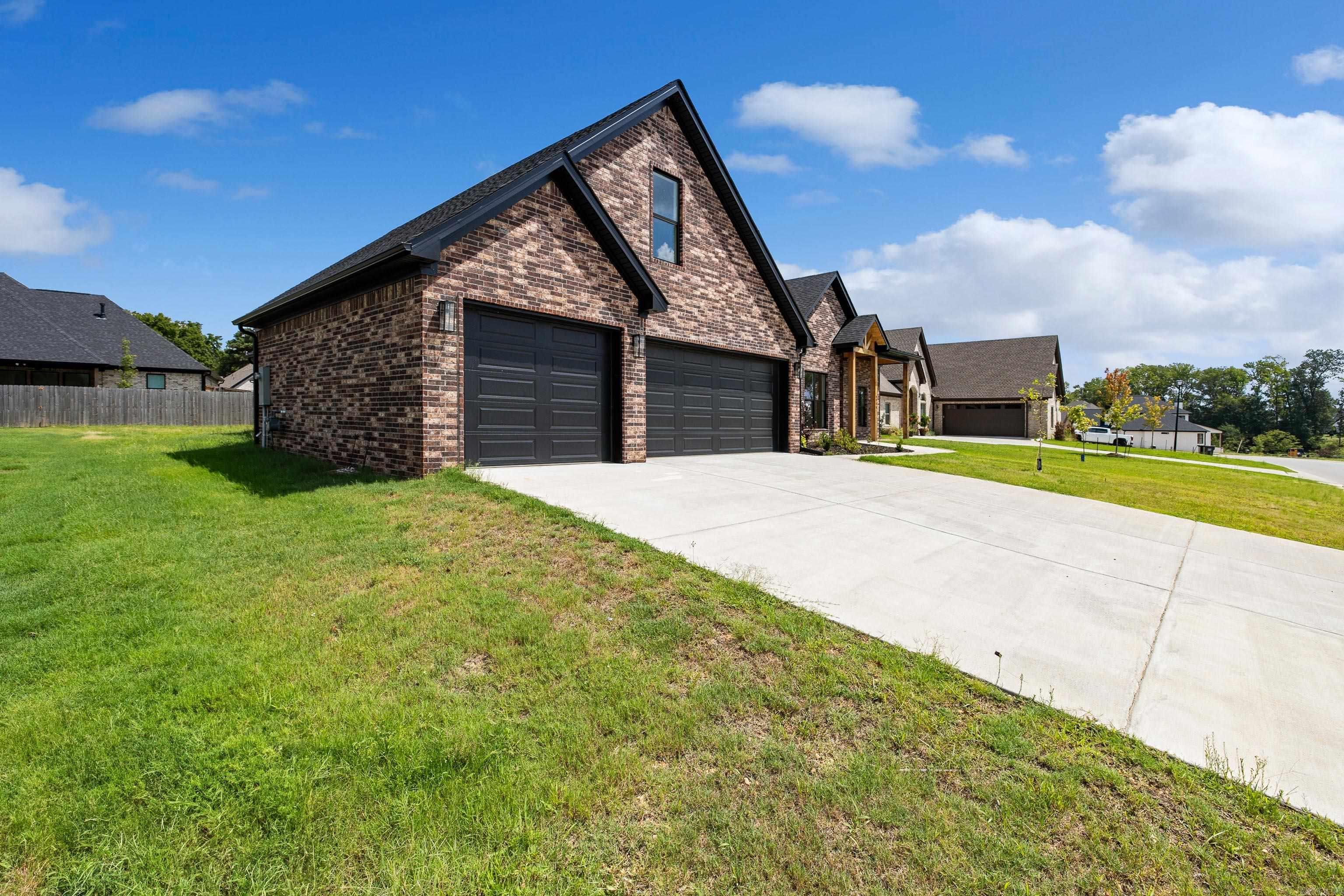 6048 Majestic Waters Drive Benton, AR 72019