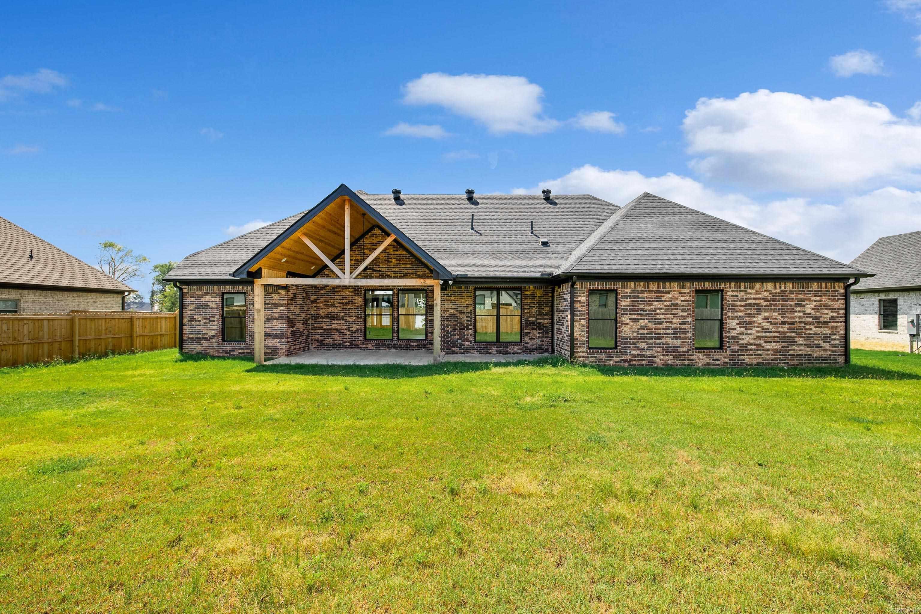 6048 Majestic Waters Drive Benton, AR 72019