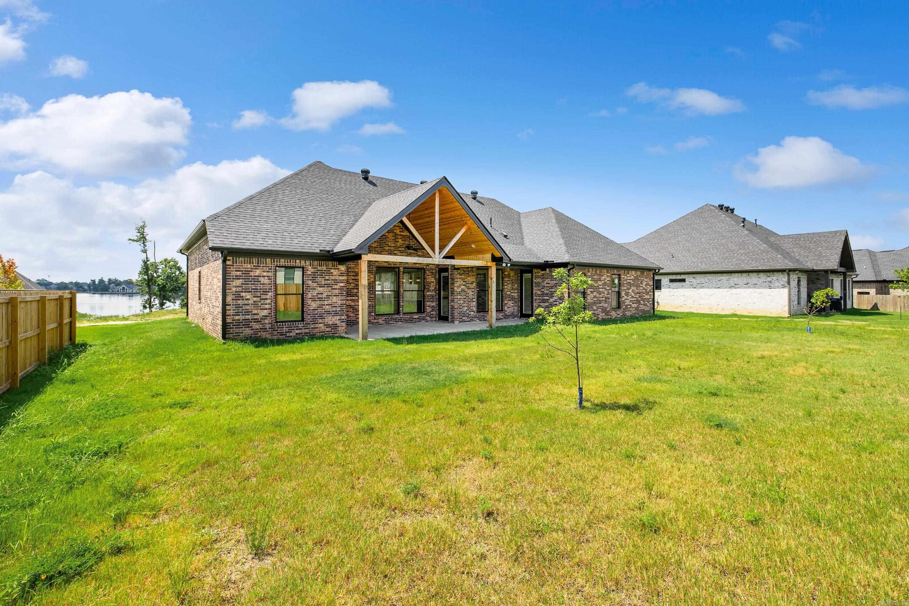 6048 Majestic Waters Drive Benton, AR 72019