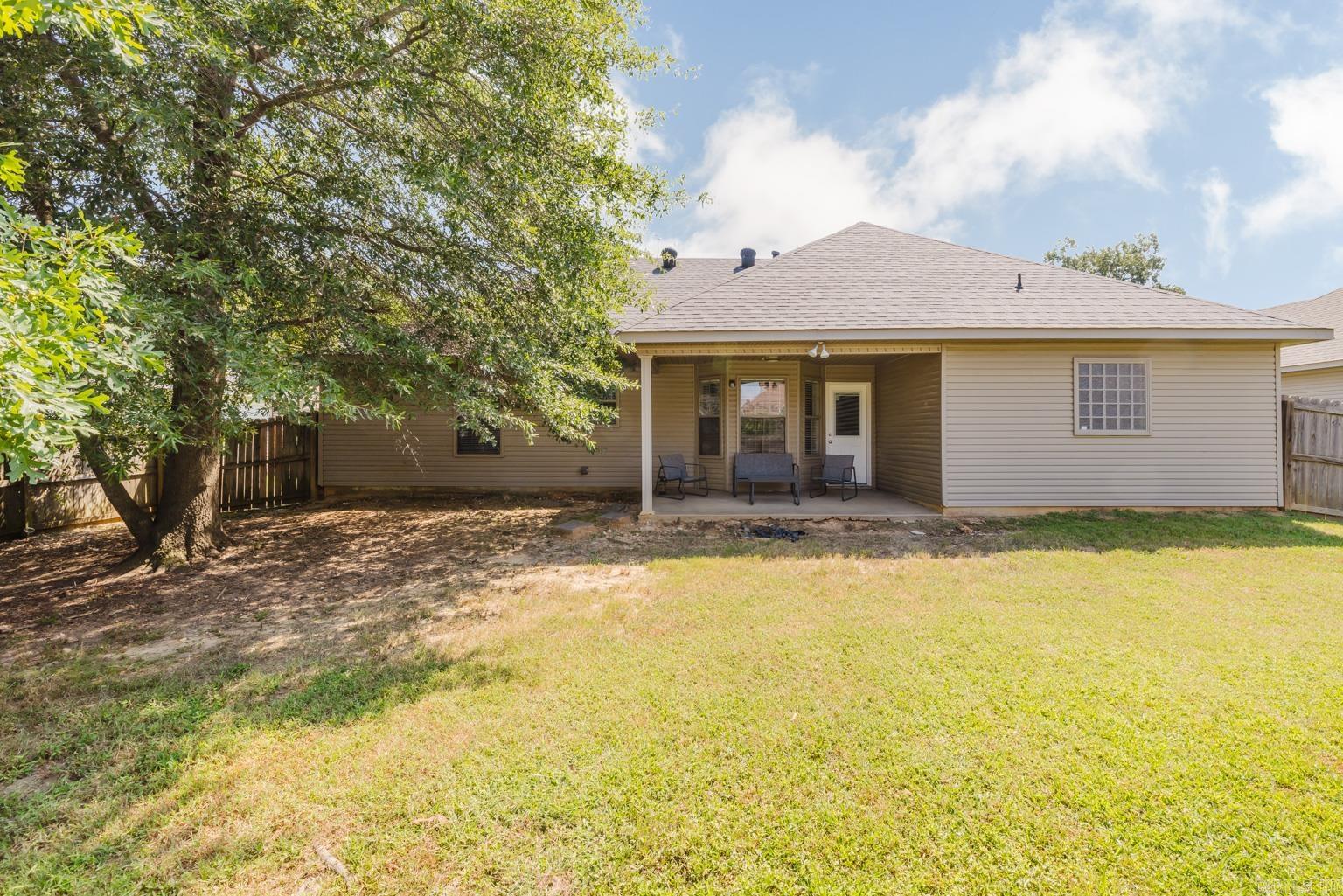 3105 Shelby Dr  Benton, AR