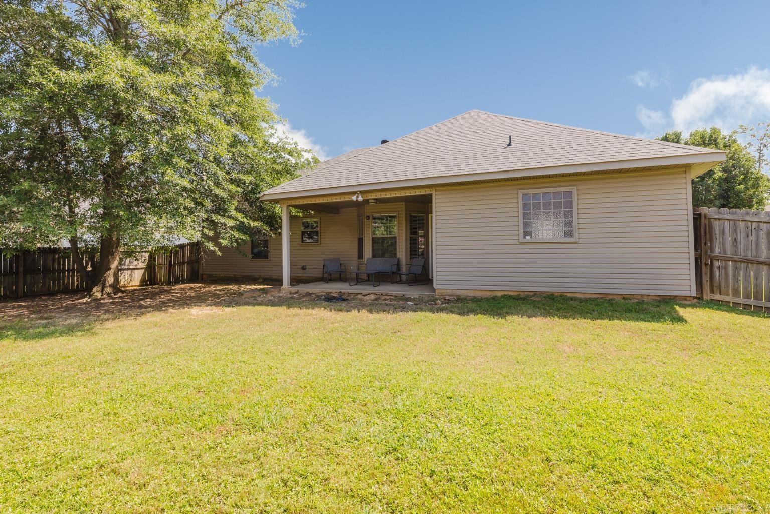 3105 Shelby Dr  Benton, AR