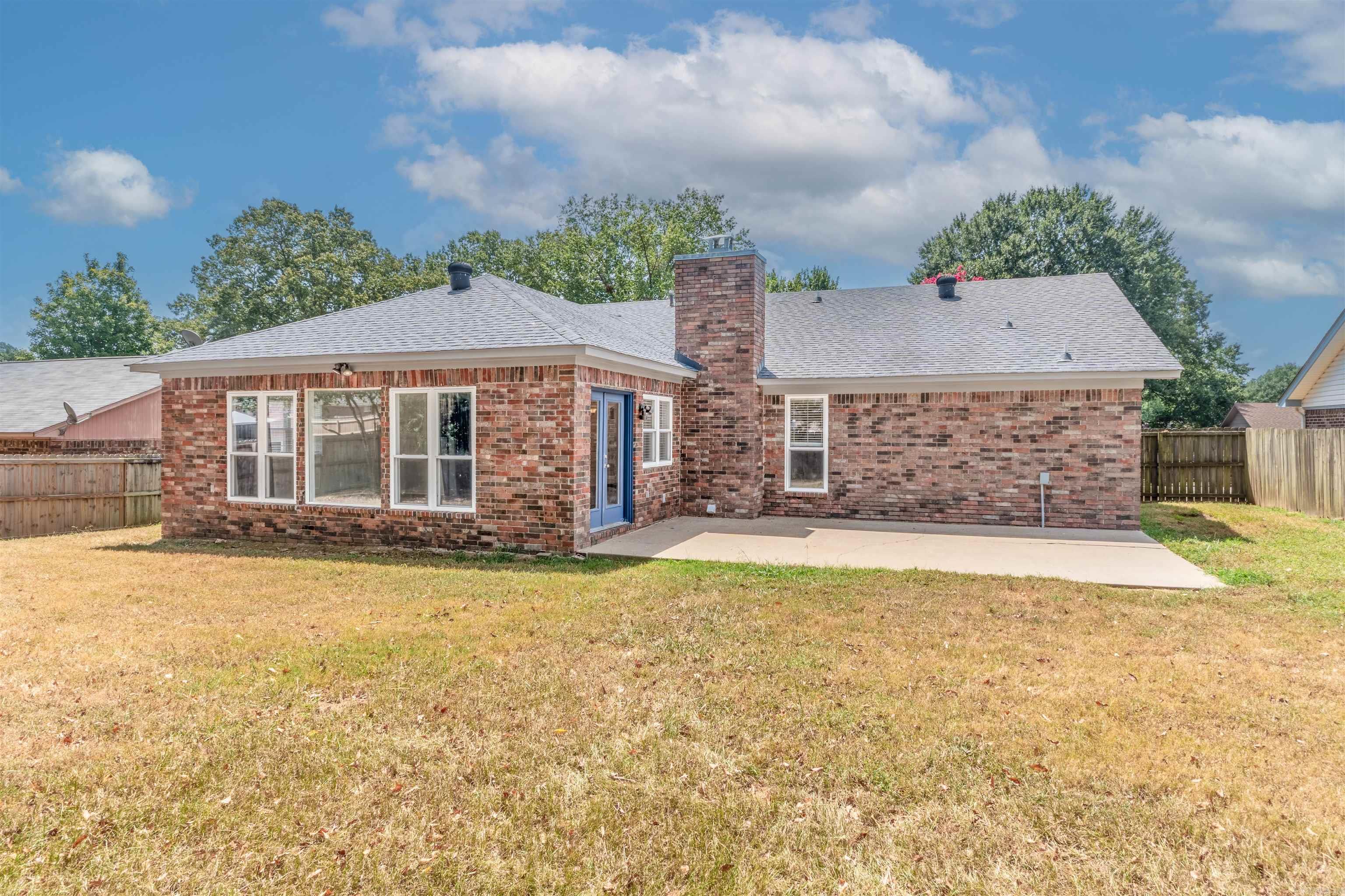 18 Manchester Dr. Conway, AR 72034
