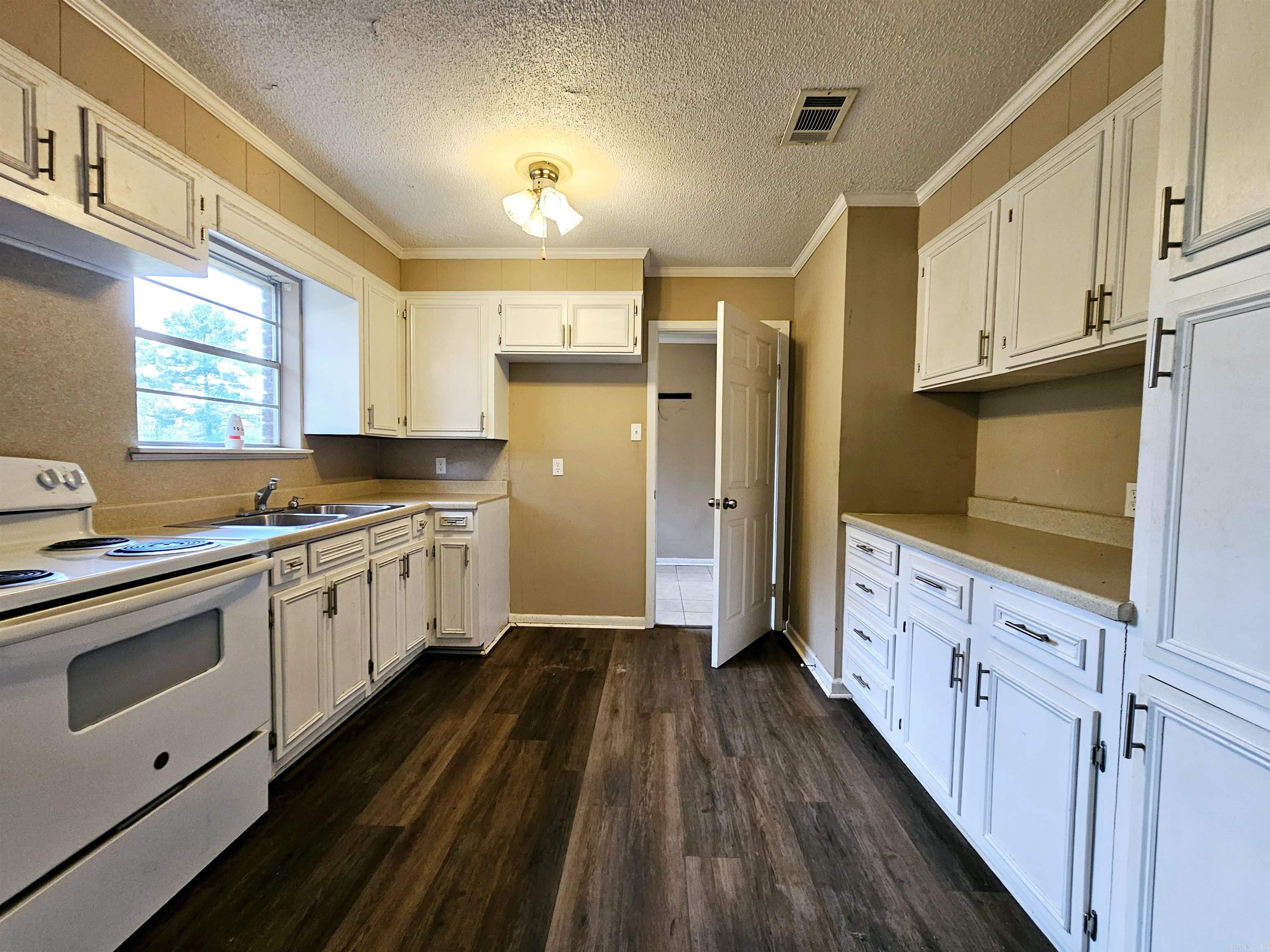 766 Main  Conway, AR