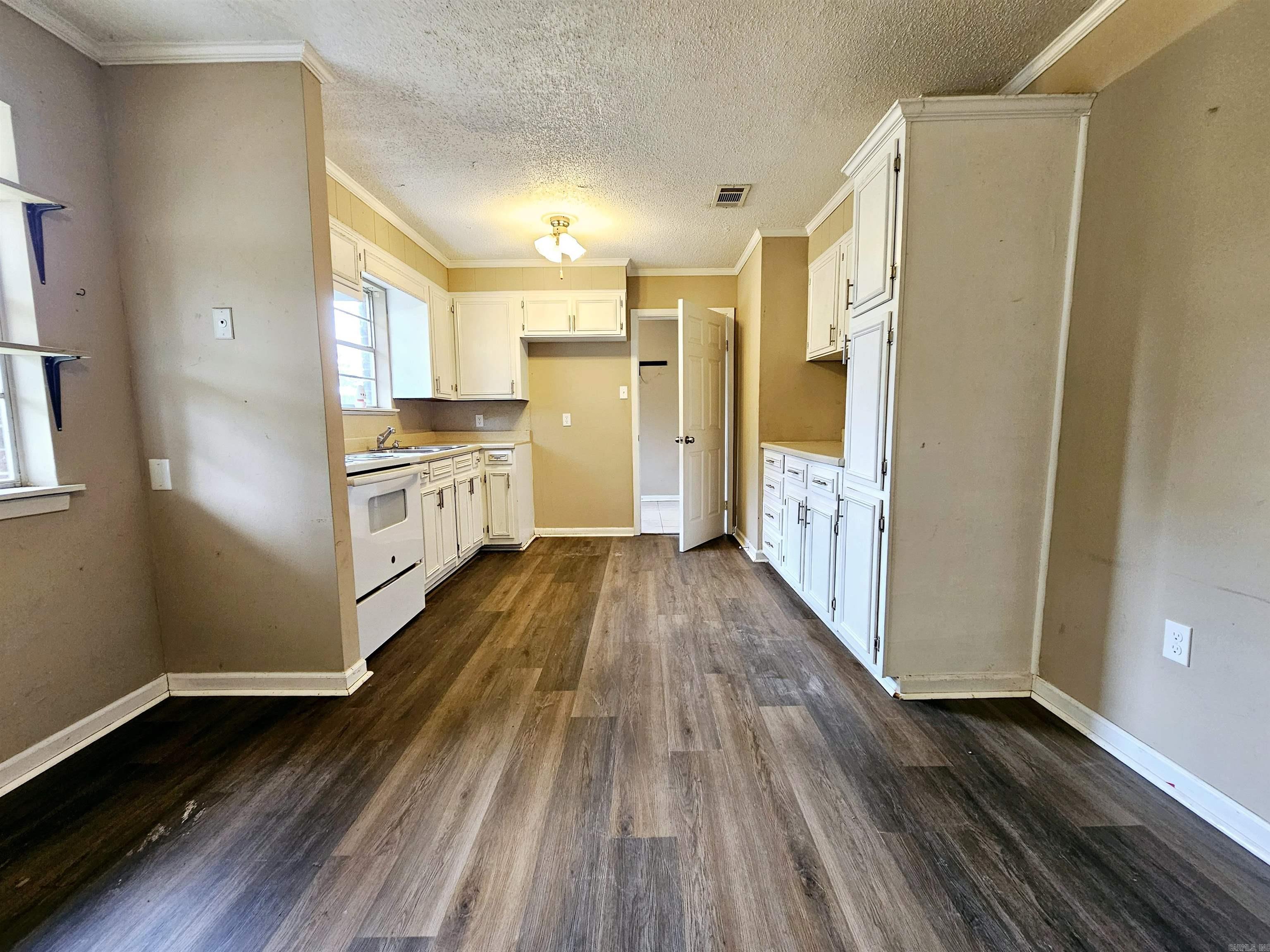 766 Main  Conway, AR