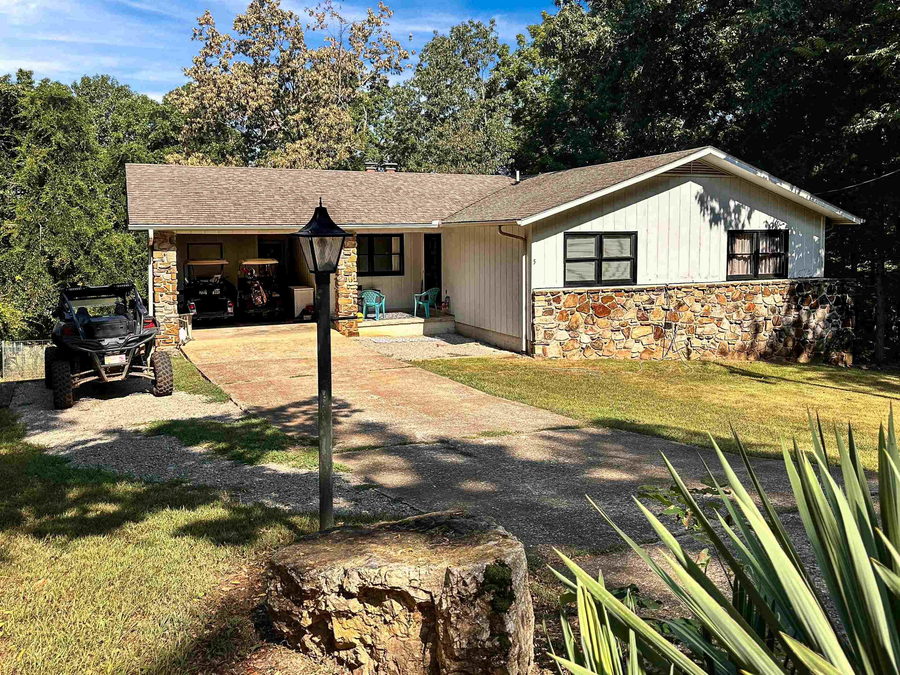 5 Ustisti  Cherokee Village, AR
