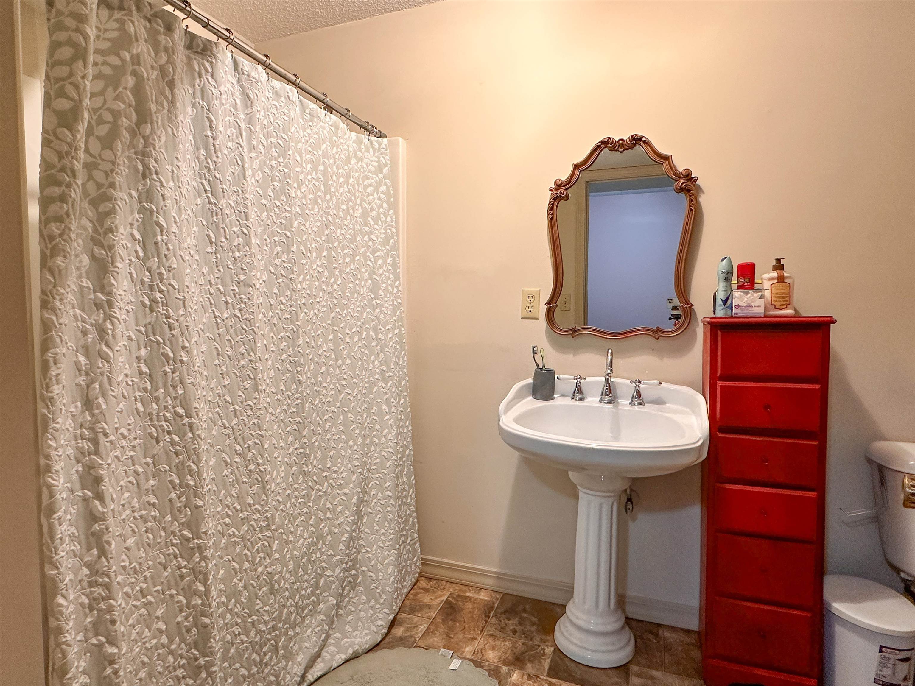 5 Ustisti  Cherokee Village, AR
