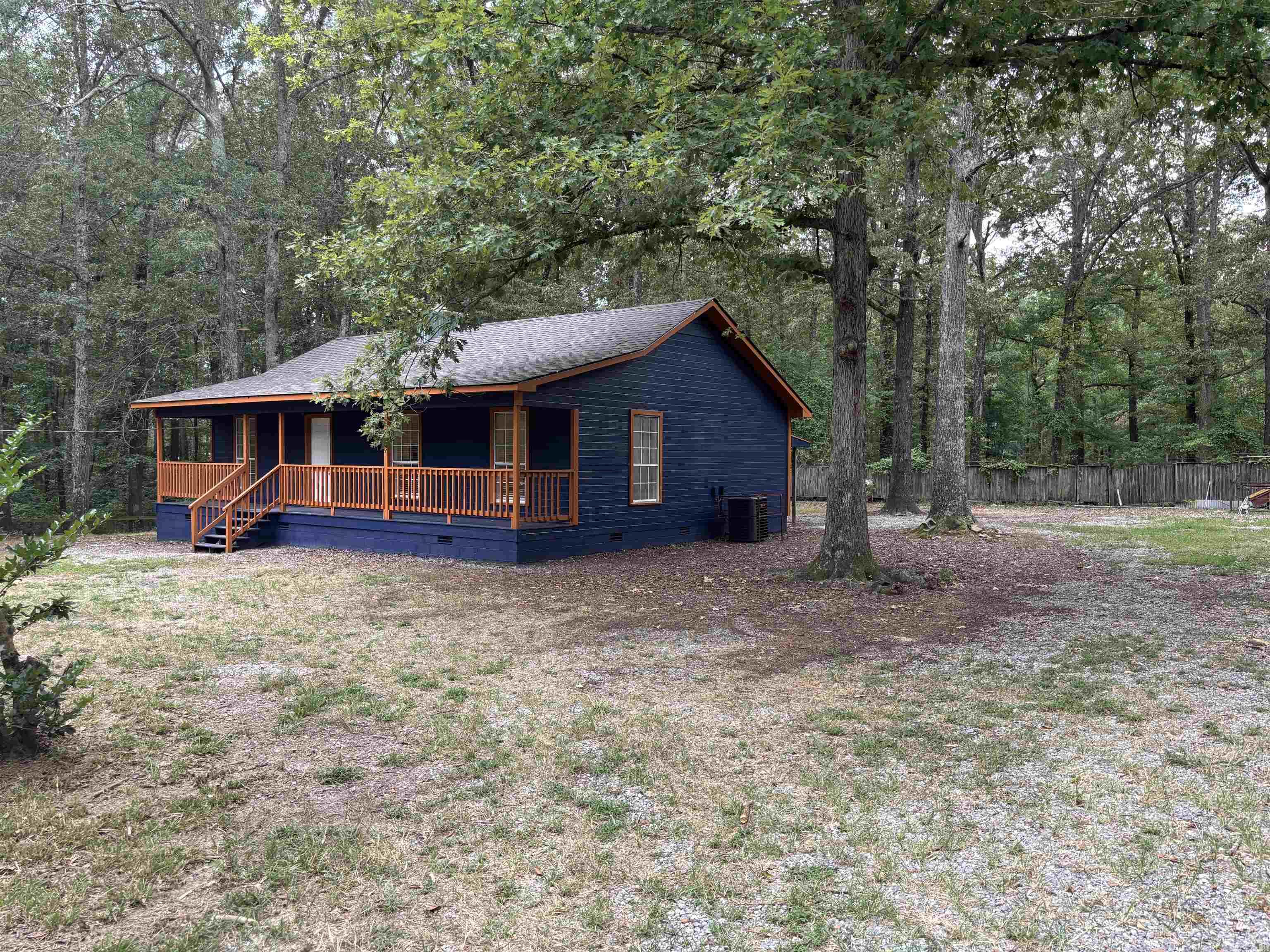 8201 Oakview Dr  Hensley, AR