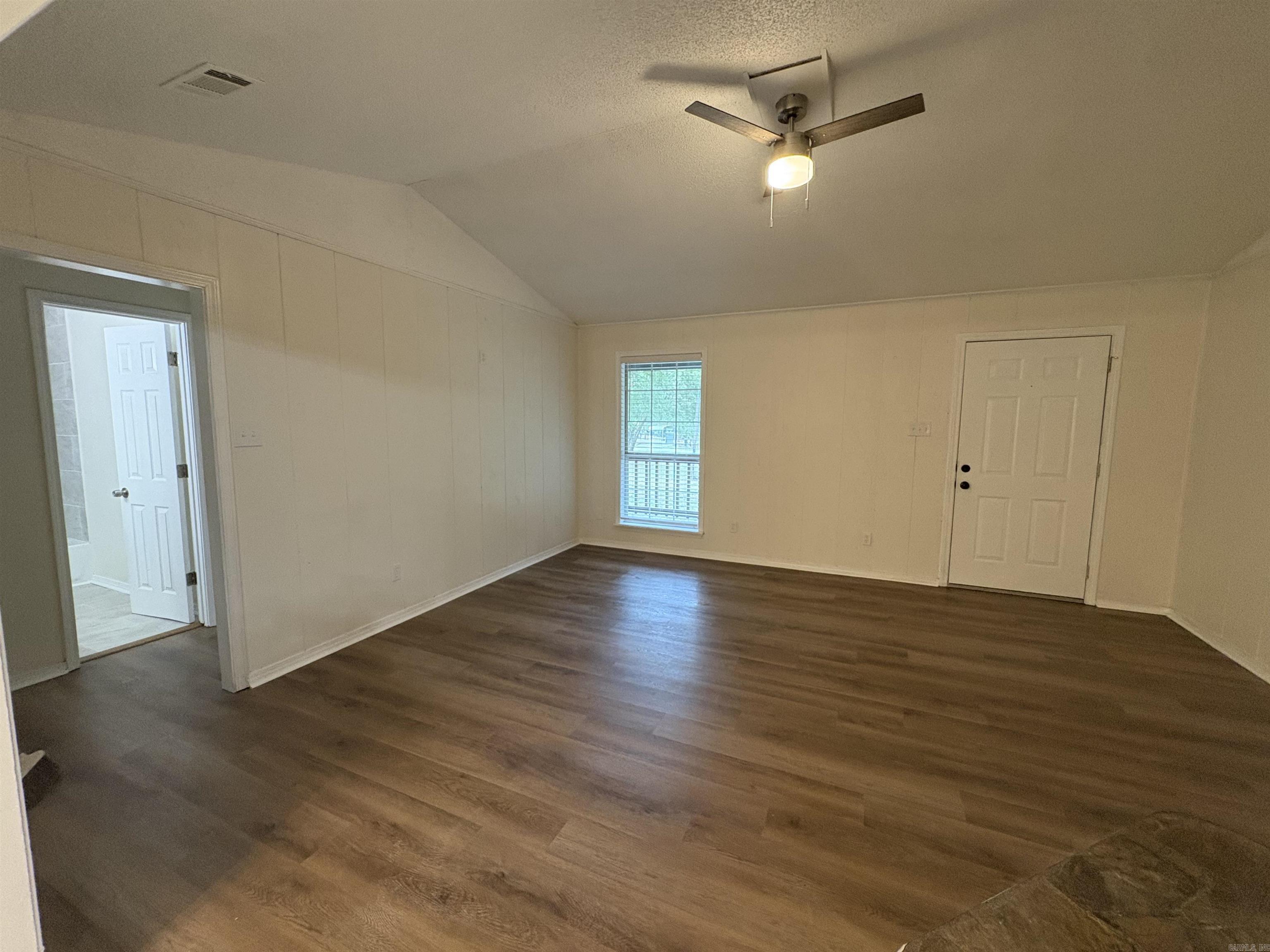 8201 Oakview Dr  Hensley, AR