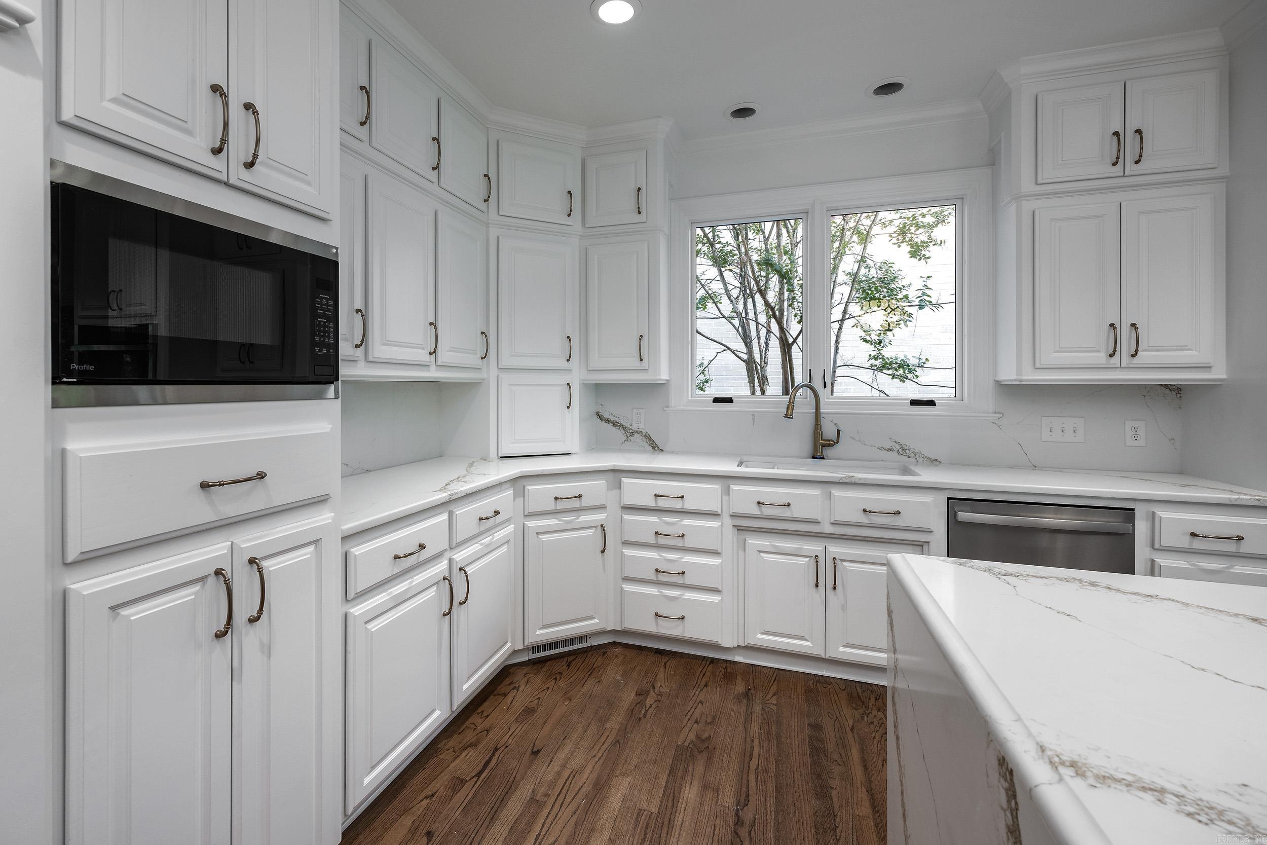22 Avignon Drive Little Rock, AR 72223
