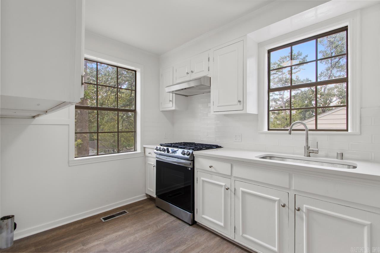 6712 Longwood  Cammack Village, AR