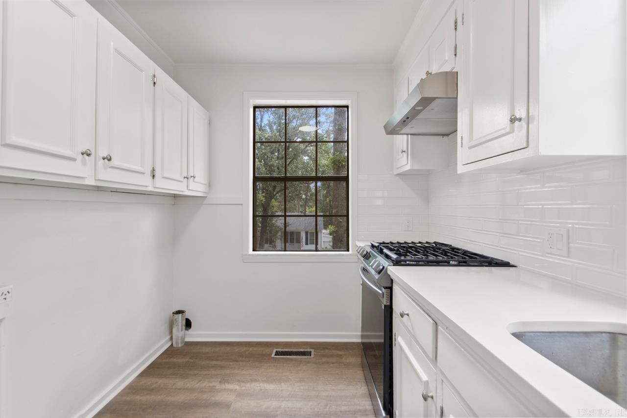 6712 Longwood  Cammack Village, AR