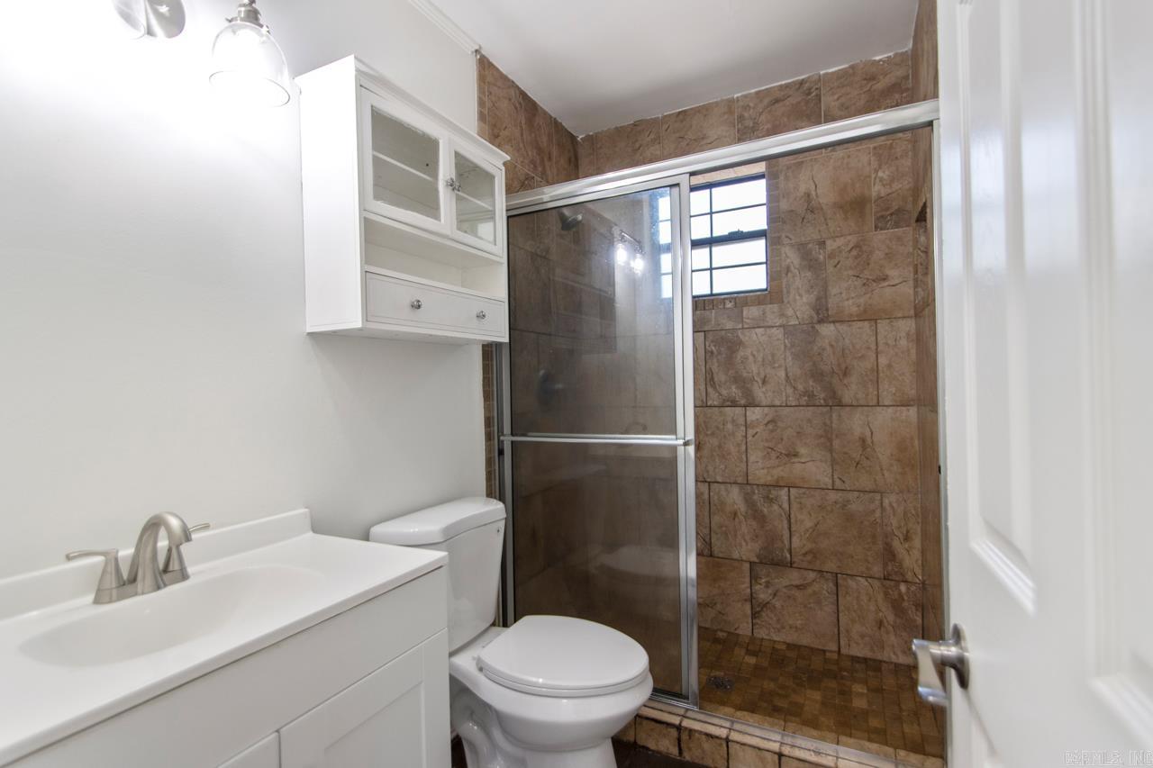6712 Longwood  Cammack Village, AR